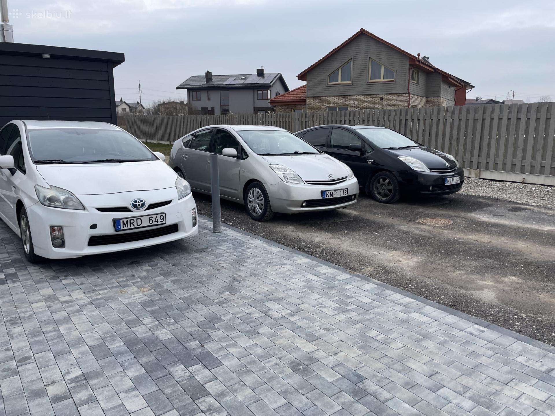 Toyota Prius, Хэтчбек