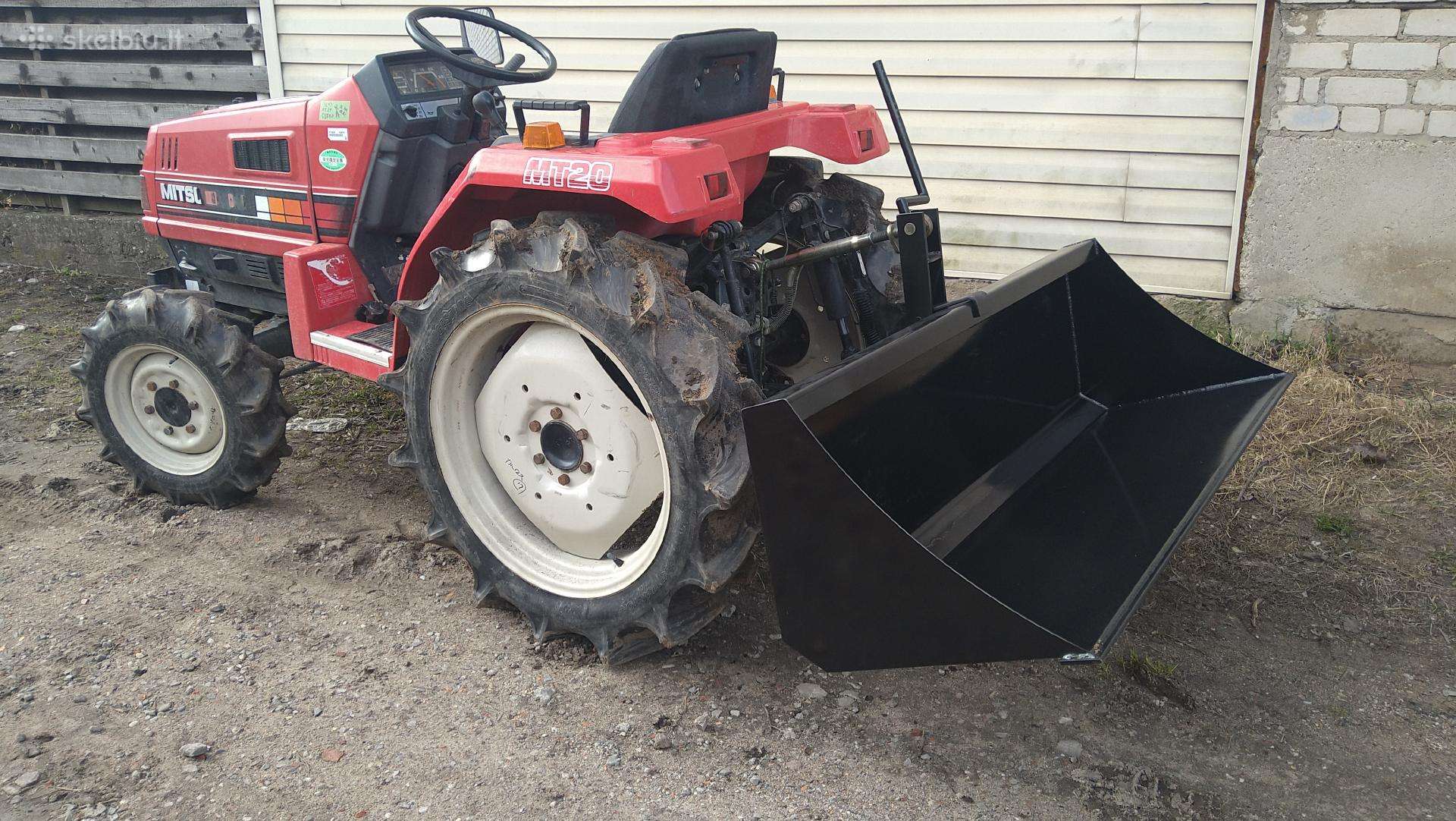 -Kita-, self-propelled loaders