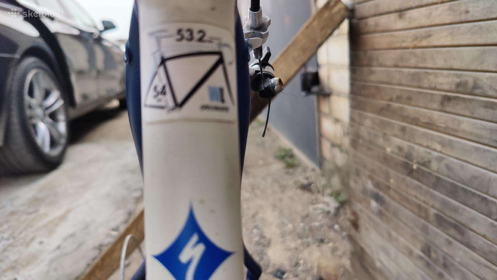Гибридный велосипед Specialized