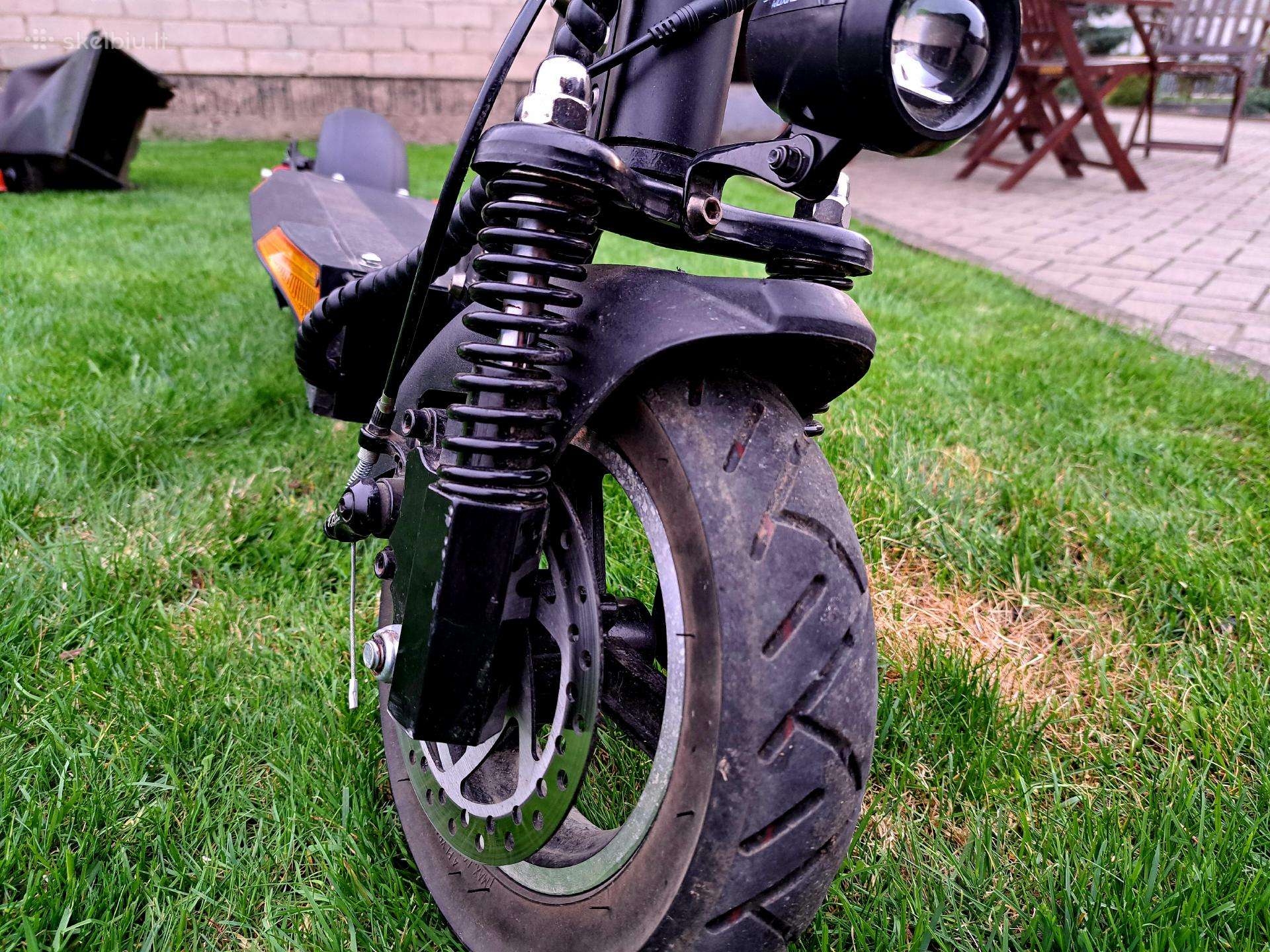 Электрический самокат MaxWheel