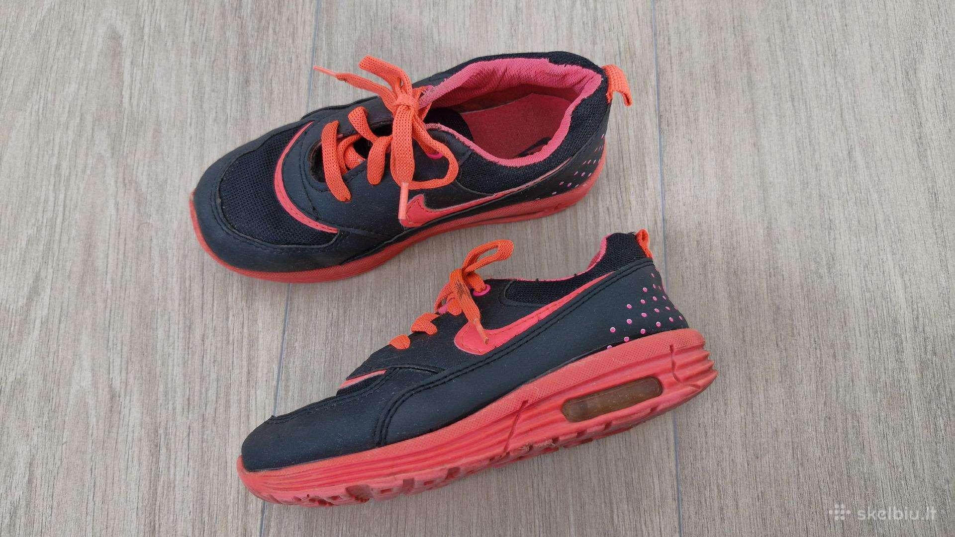Nike kedukai 30 dydis