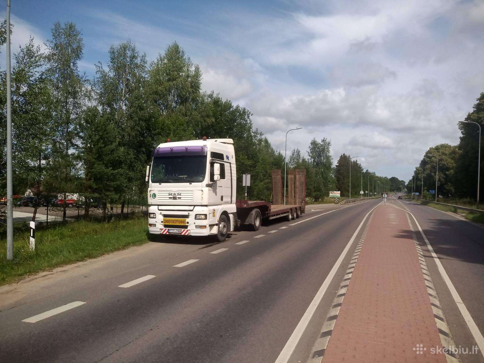 Technine pagalba. Tralas. Kroviniu pervezimas