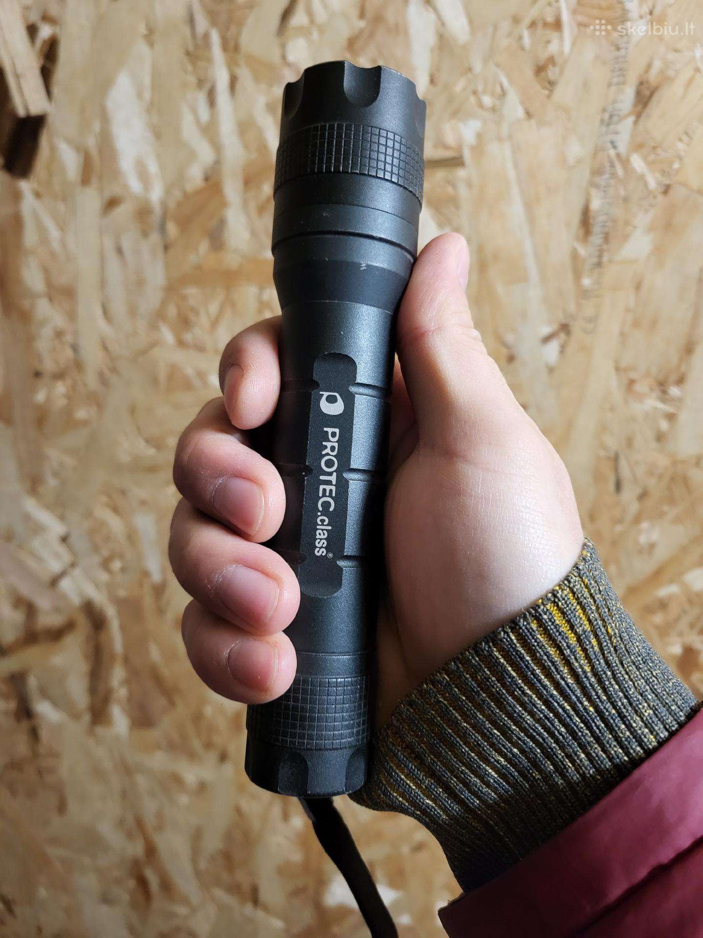 Žibintuvėlis rankinis LED 136lm 2XC 39x169mm Ip44