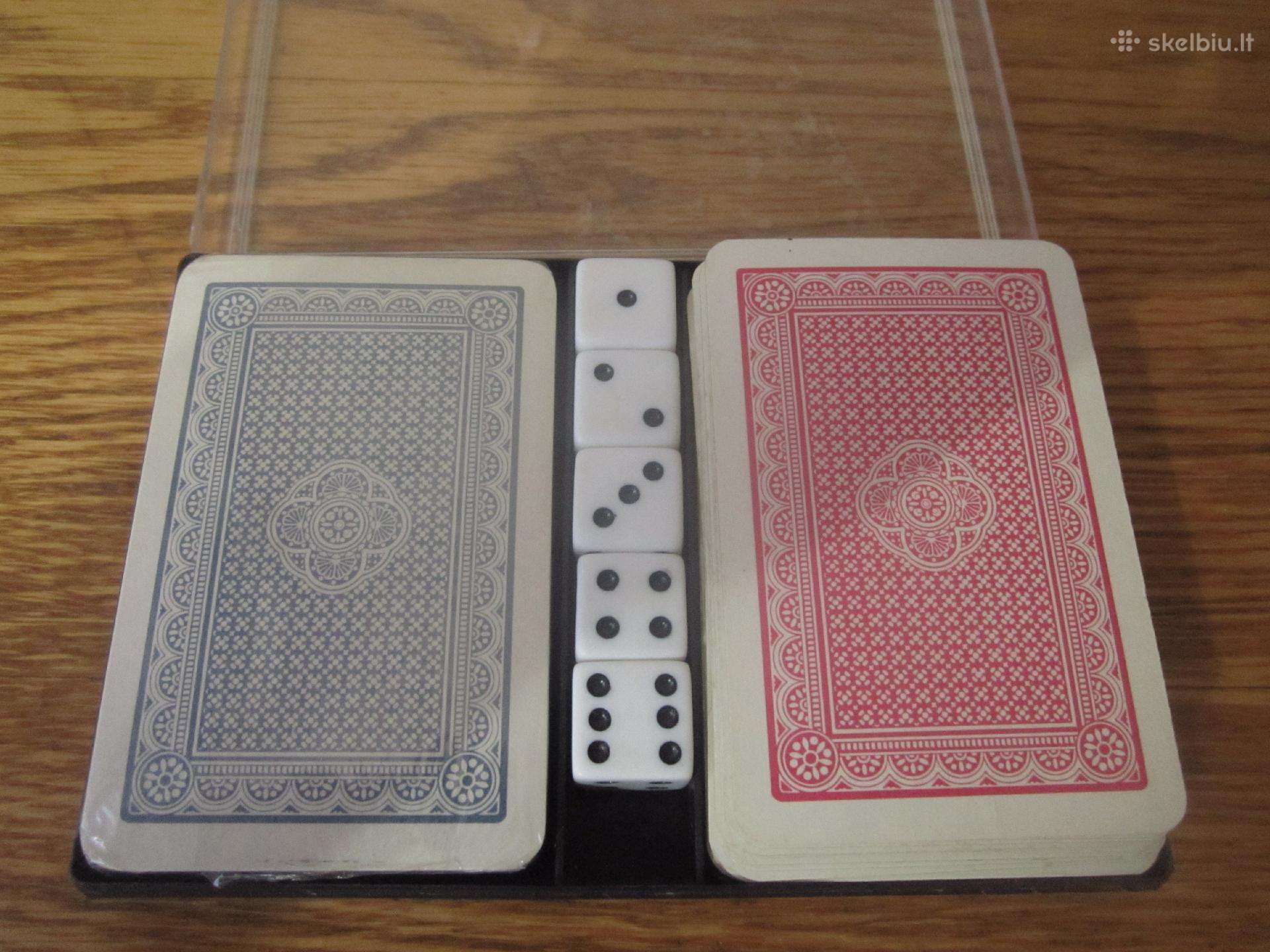 Šaškės,kortos,domino,akiniai,šalmai,kamuolys