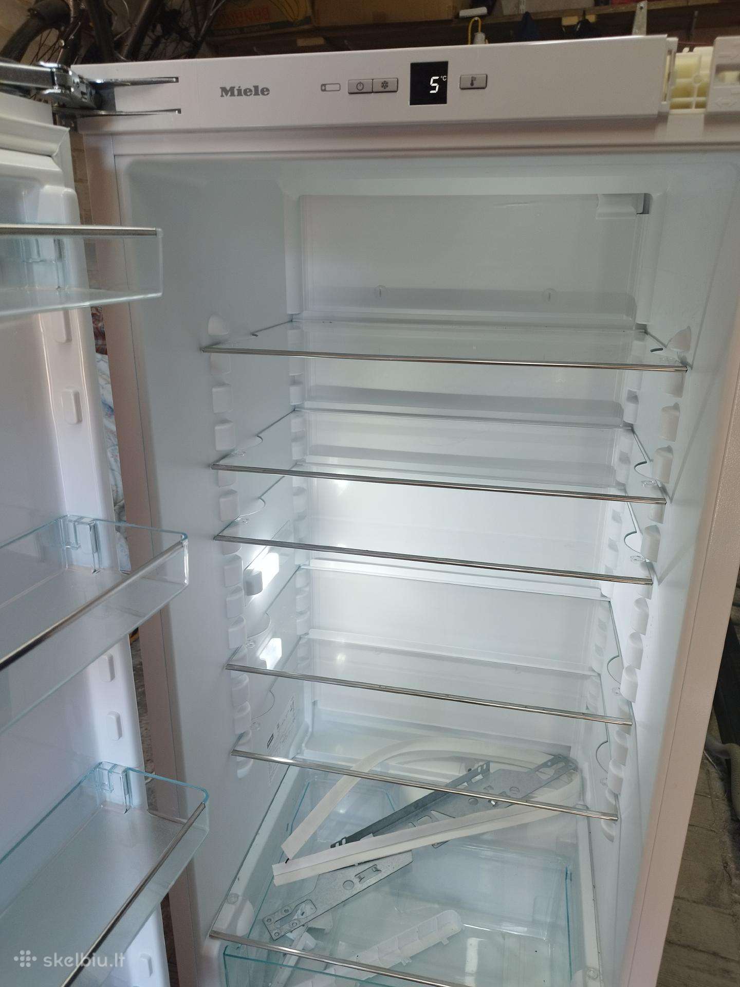 Parduodu Miele pliusinį saldytuva