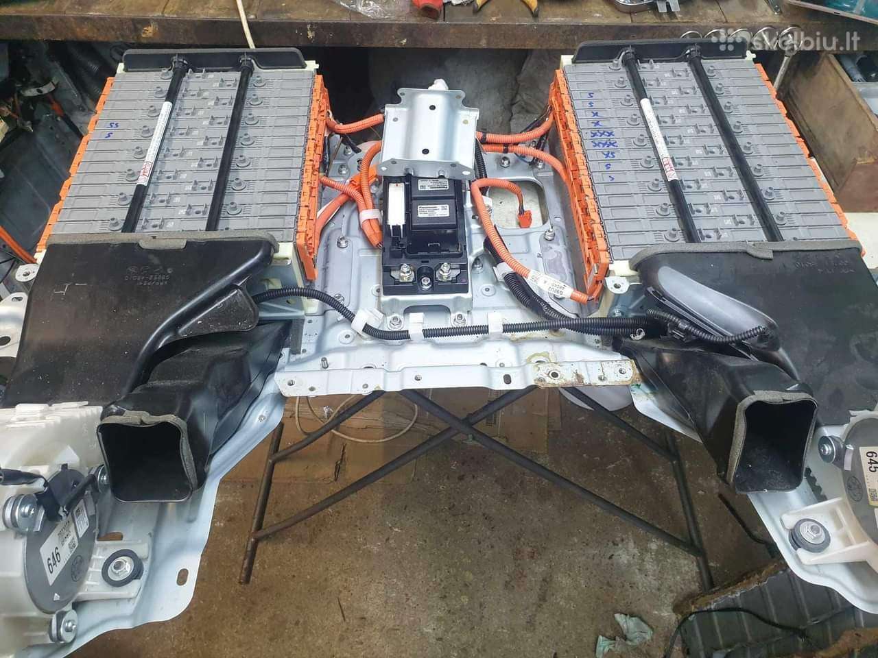 Toyota Prius hibridinės baterijos remontas. Celes
