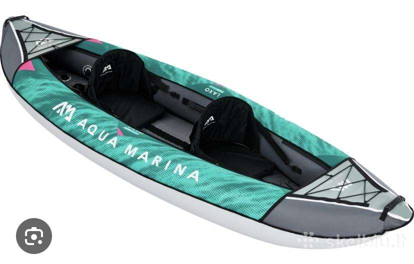 Kayaks / canoes