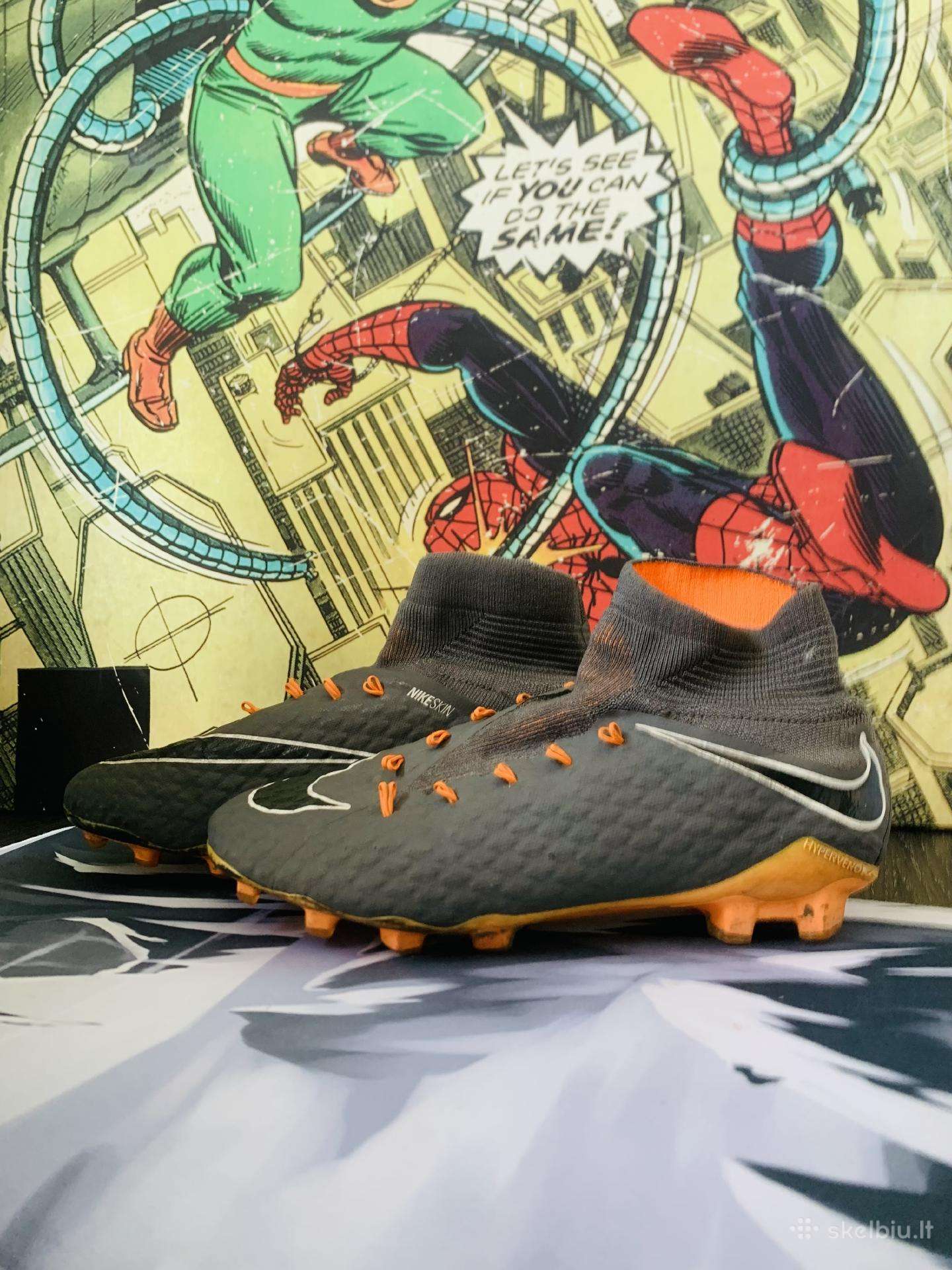 Nike futbolo bateliai