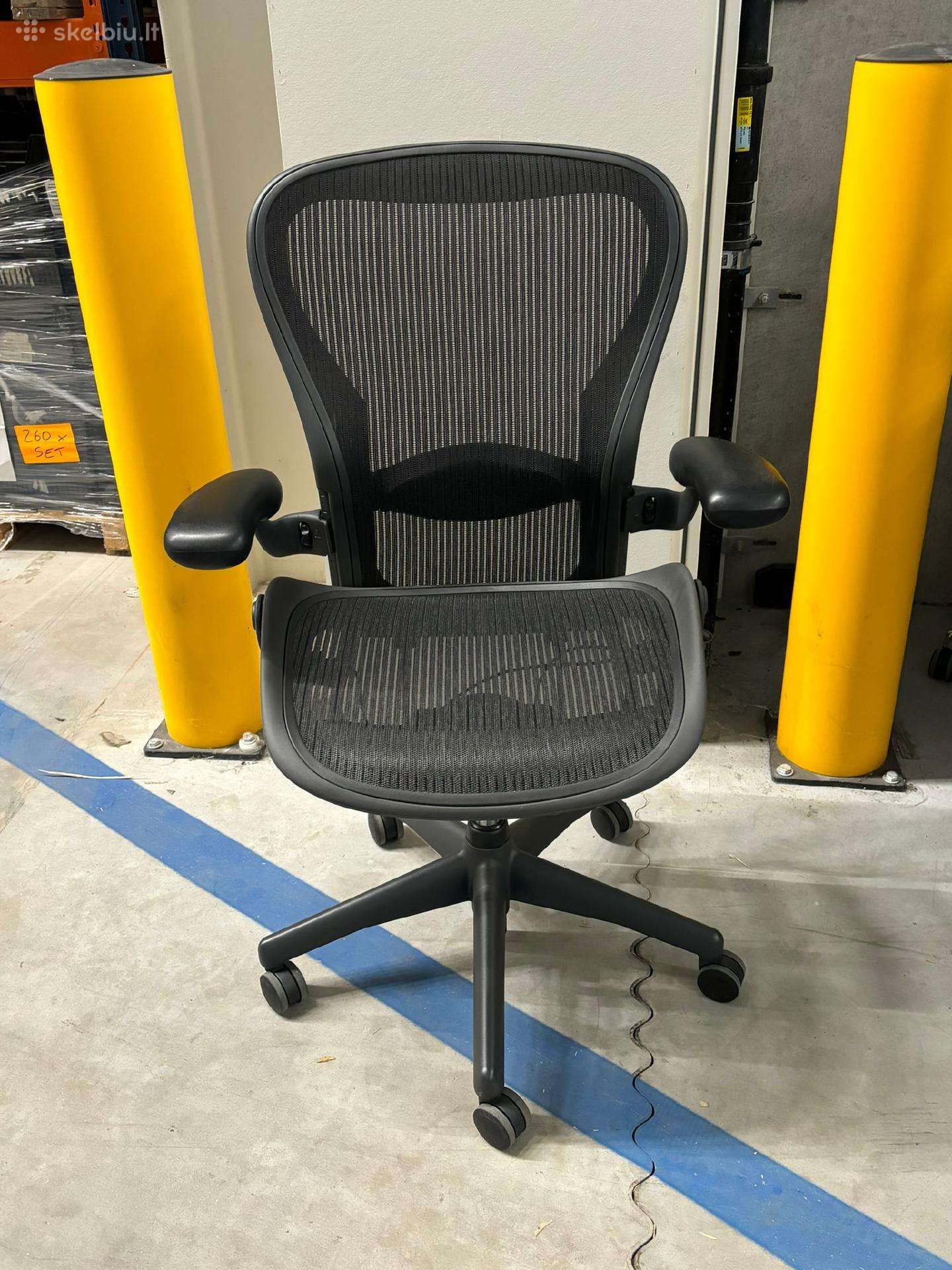 Herman Miller Aeron dydis c