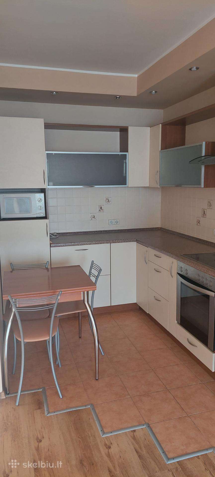Išnuomojamas 2 kambarių butas Justiniškėse