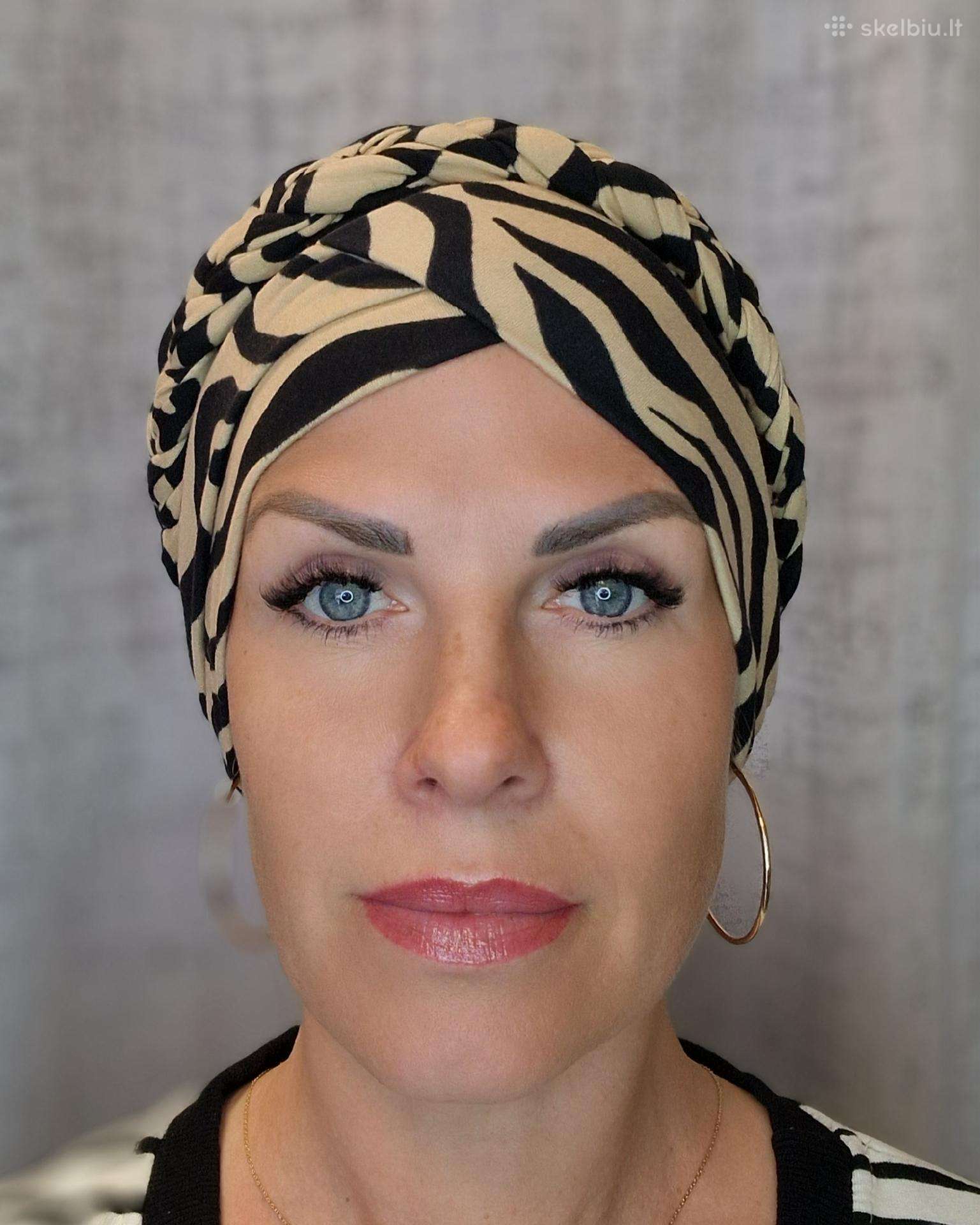 Turbanai,kepurytės.