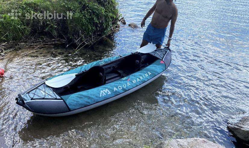 Kayaks / canoes