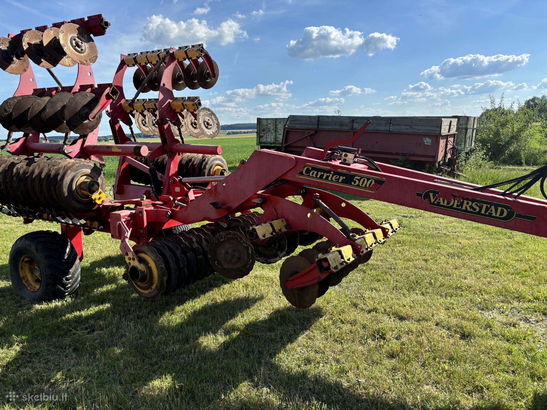 Vaderstad Carrier, scrapers, scrubbers
