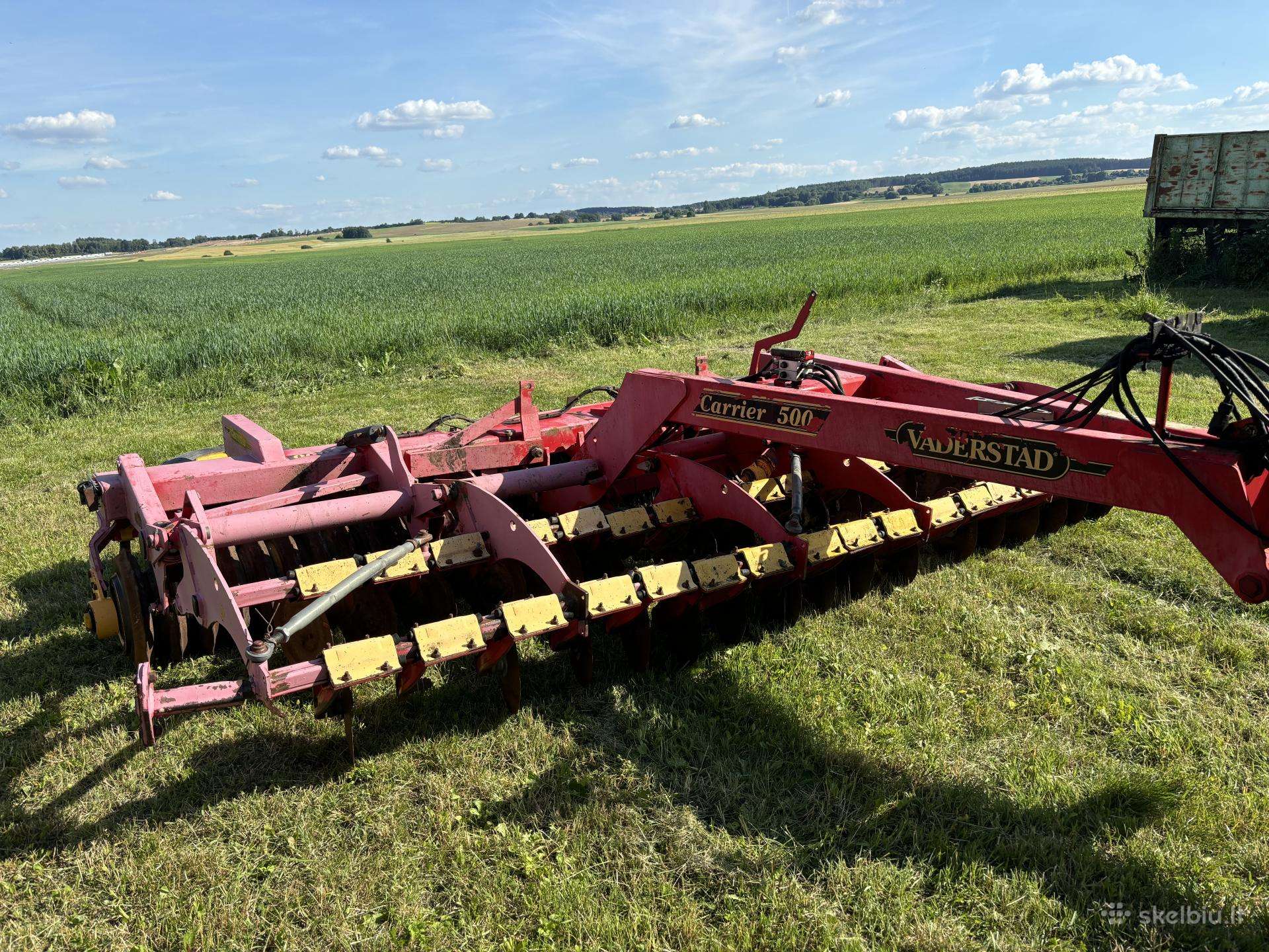 Vaderstad Carrier, scrapers, scrubbers