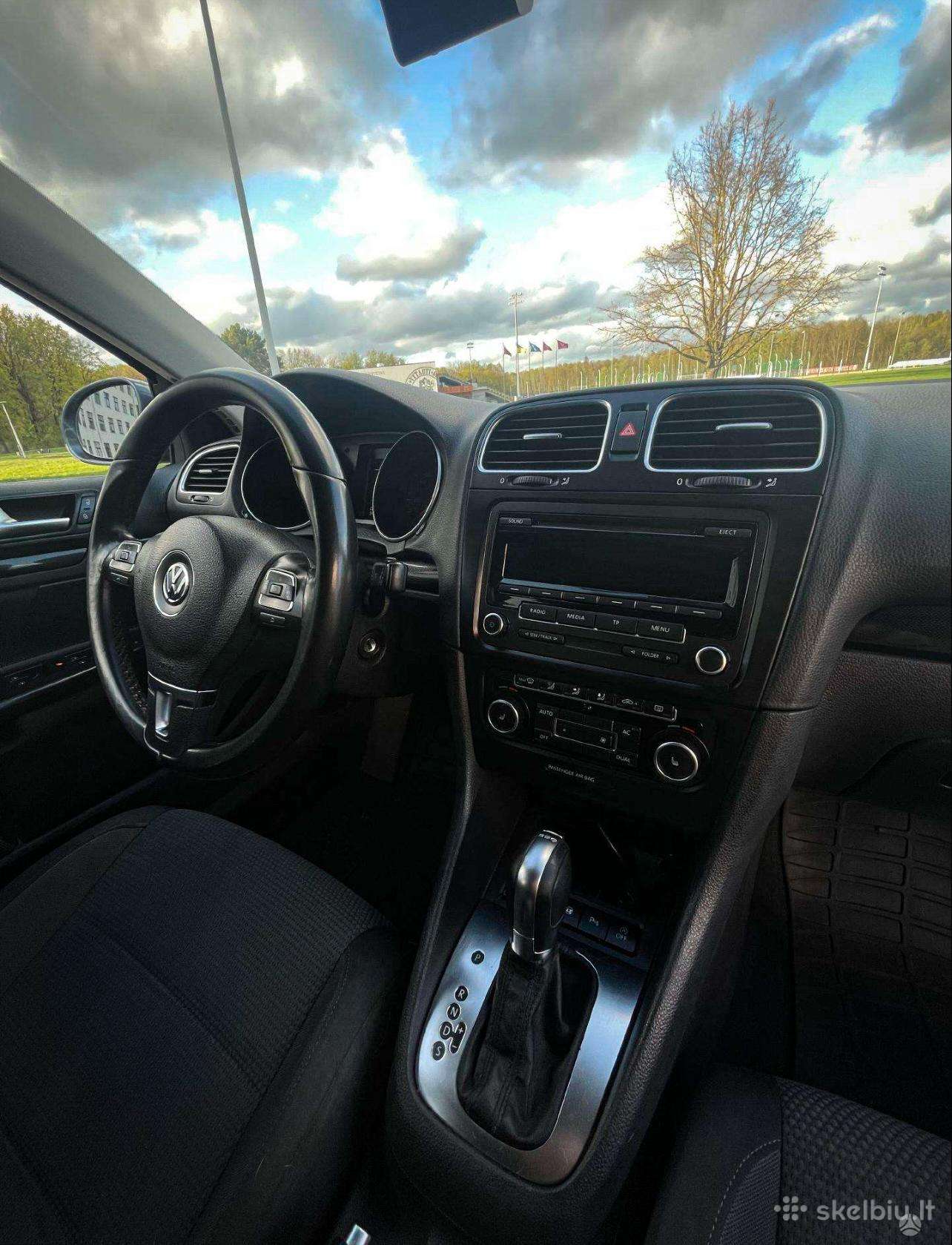 Volkswagen Passat, saloon / sedan