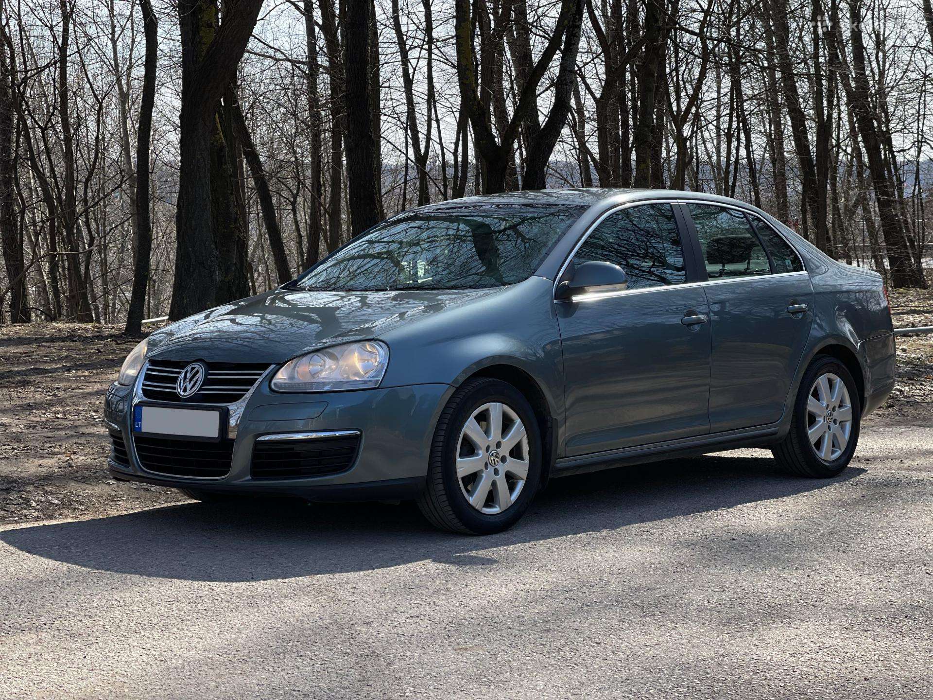 Volkswagen Passat, saloon / sedan
