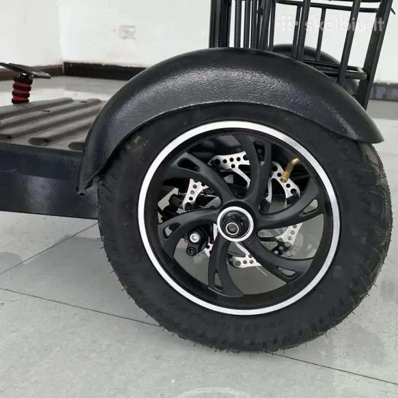-Kita- -kita-, trikes