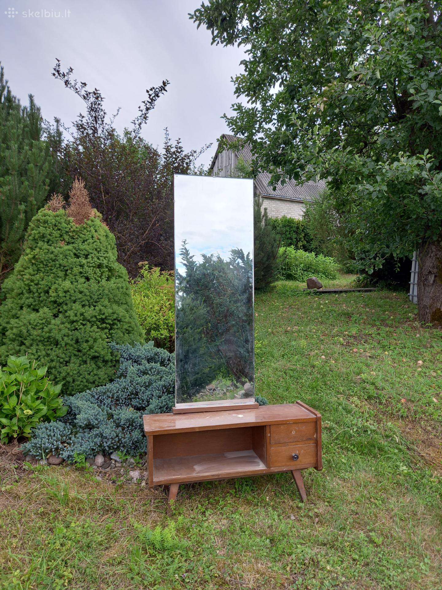 Vintažinė mid century spintelė su veidrodžiu