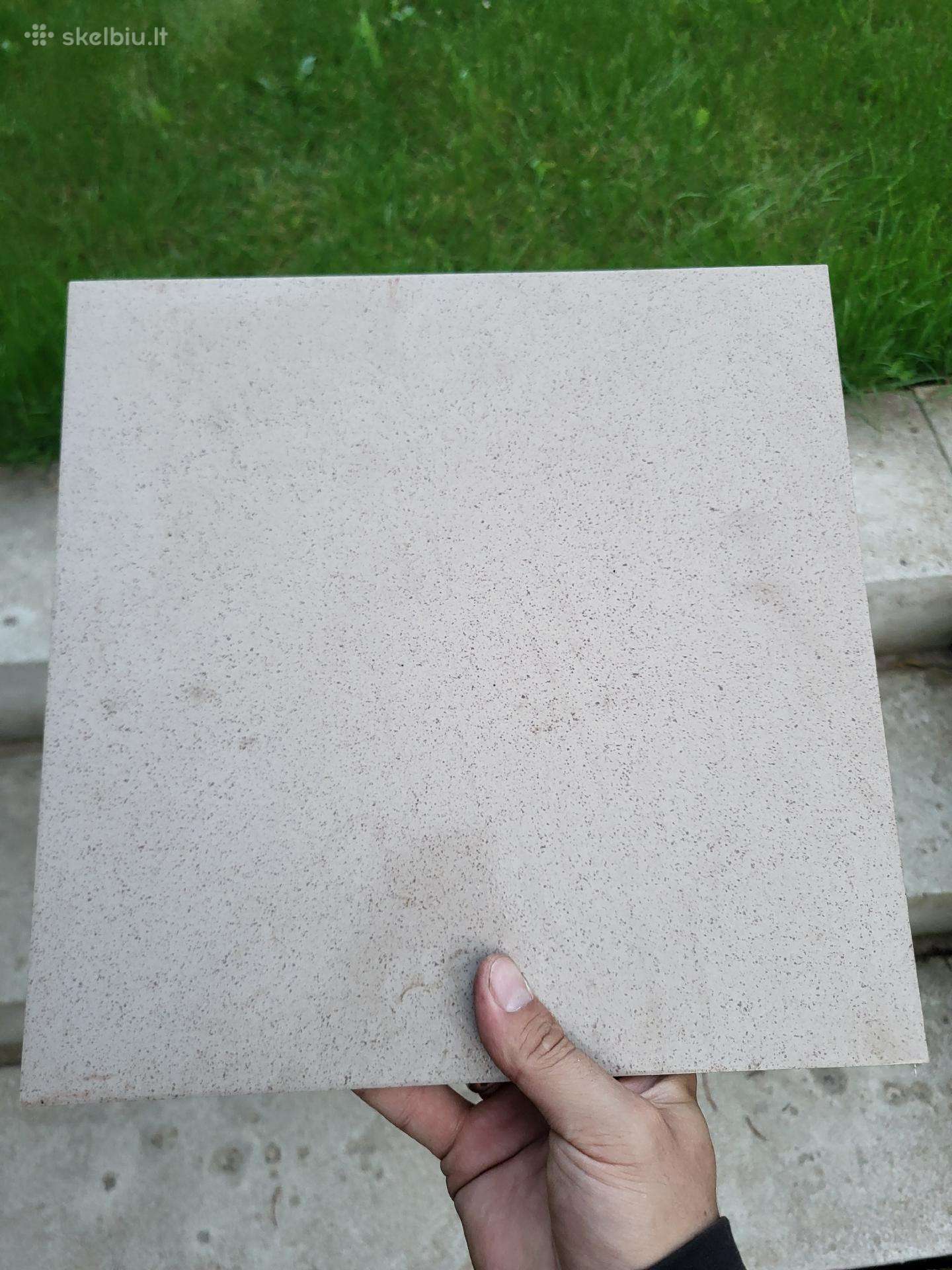 Plytelė 30x30cm keramika 26vnt 2.3m2