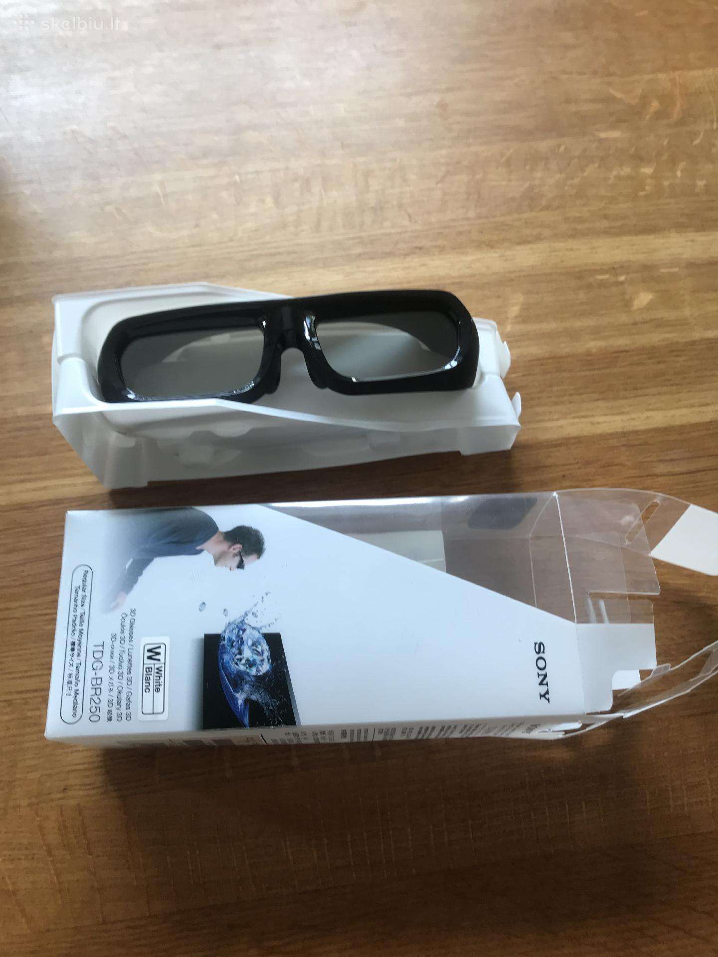 3D akiniai