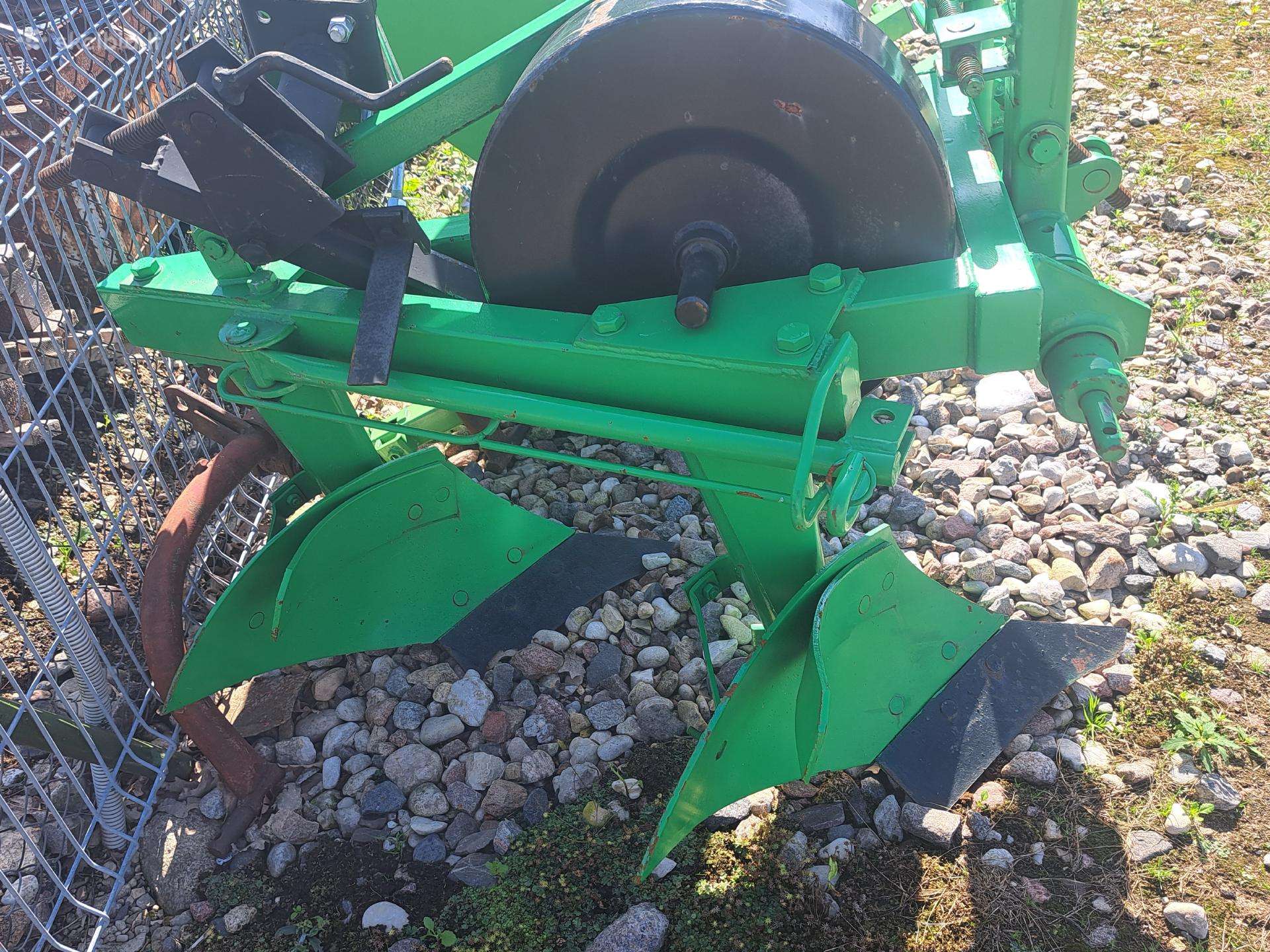 -Kita-, плуги