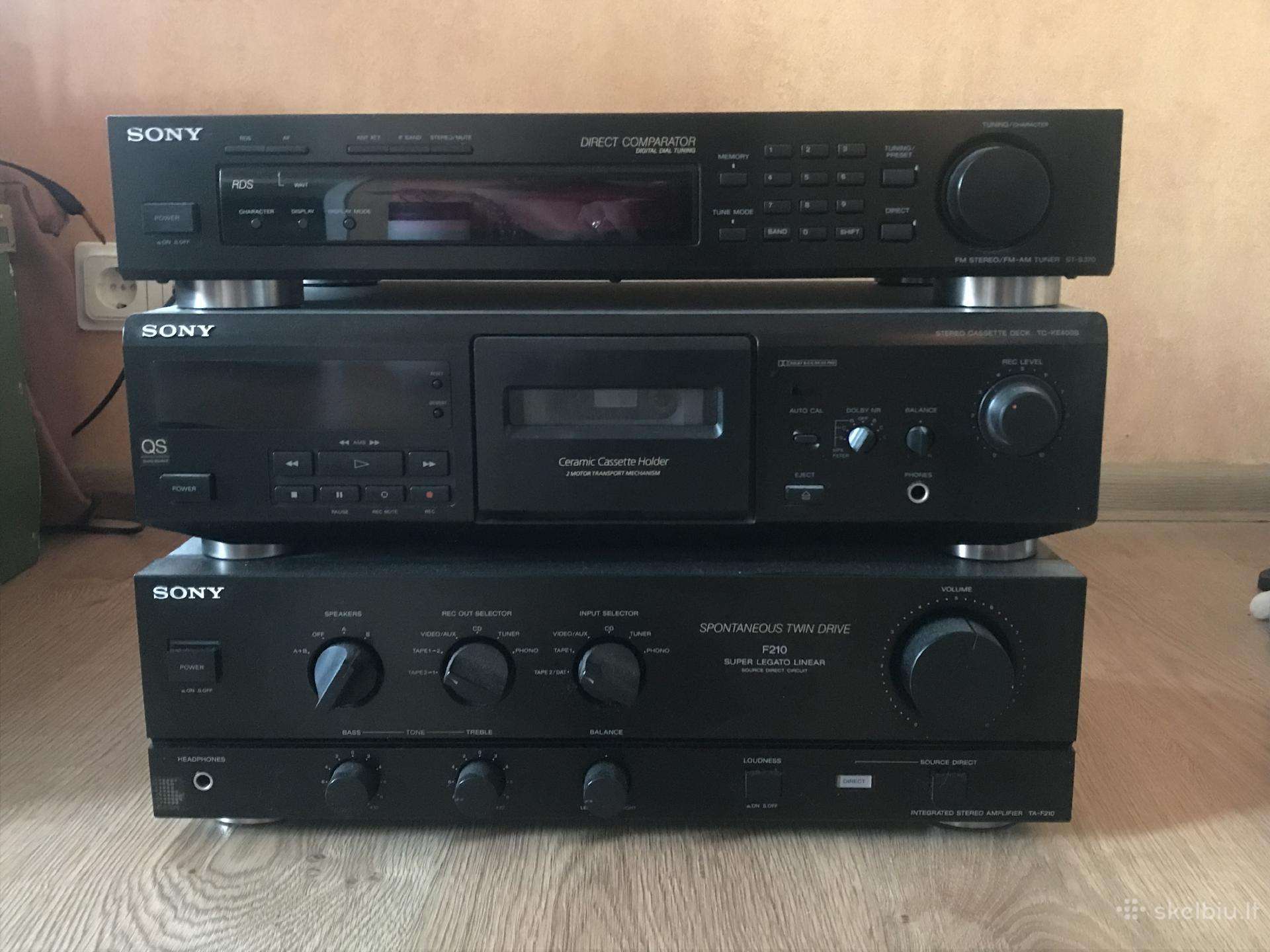 Sony kasečiu grotuvas, stiprintuvas ir radijas