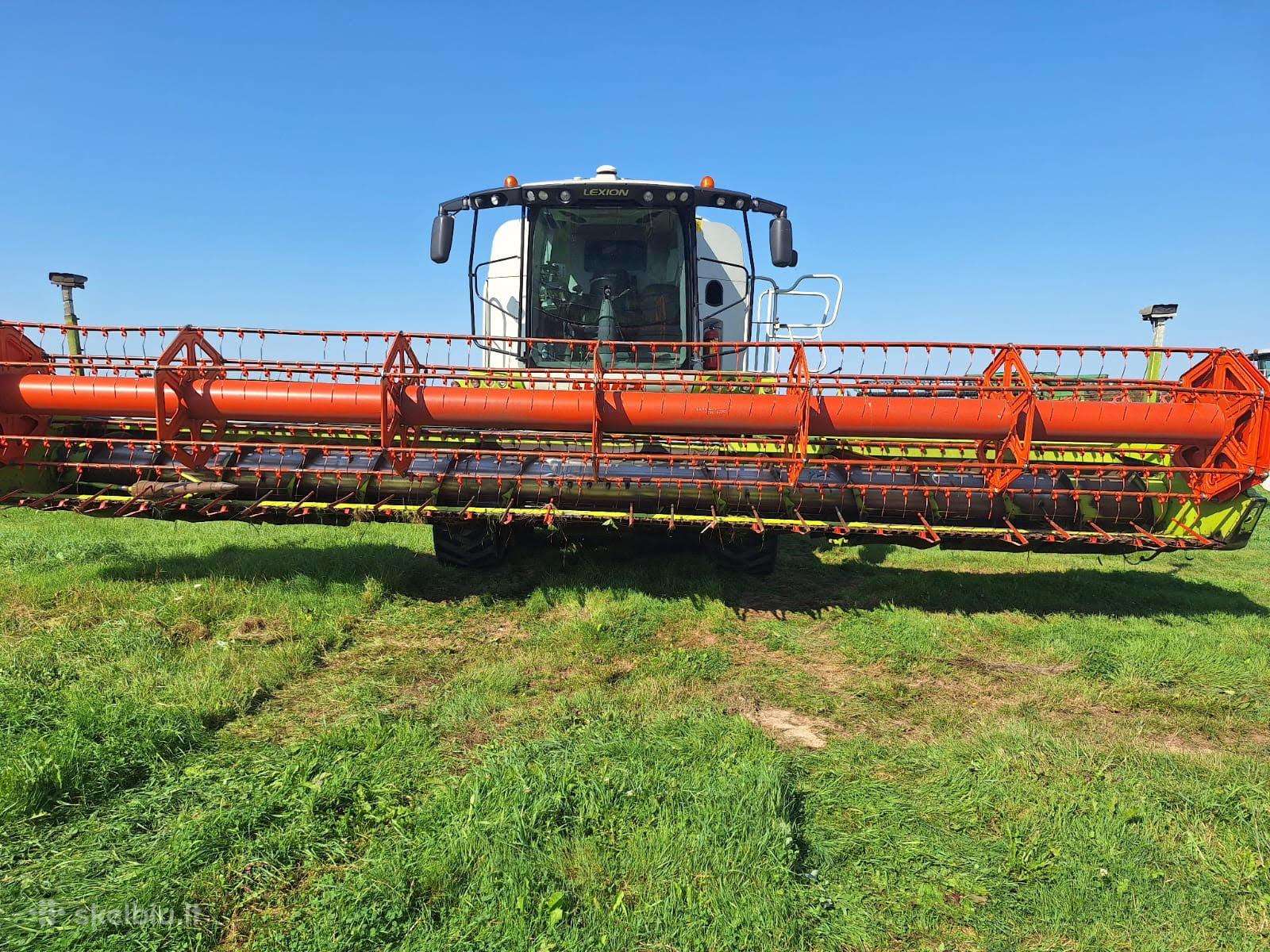 Claas 770TT, combine harvesters