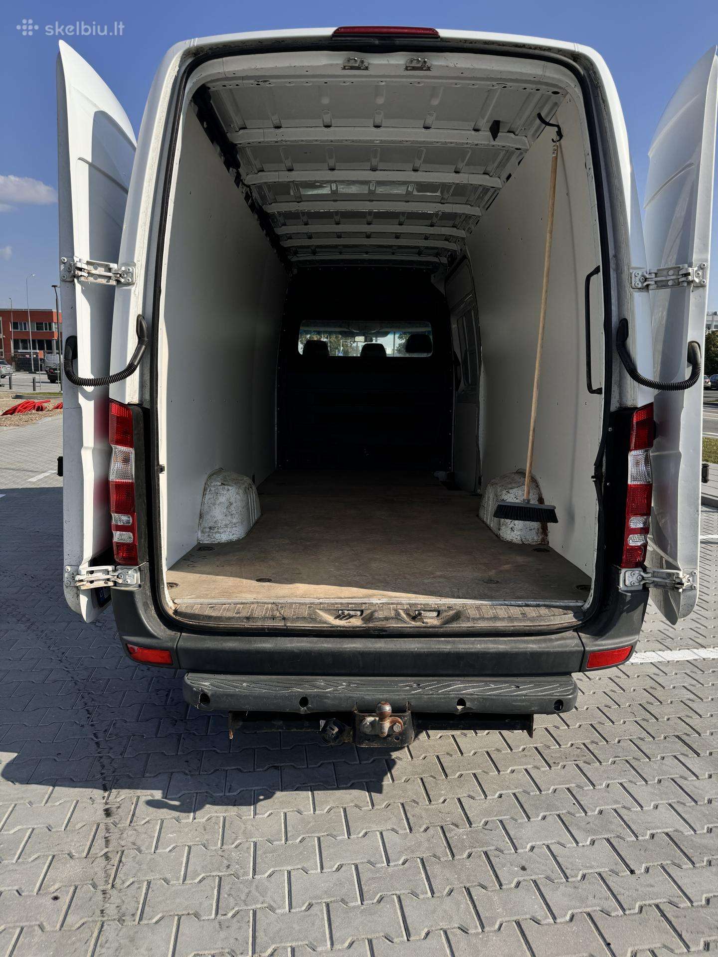 Mercedes-Benz Sprinter, cargo van