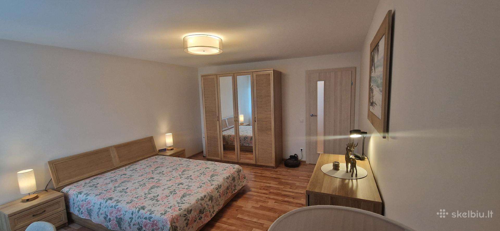 Kretingos centre išnuomojamas 2 kambarių butas