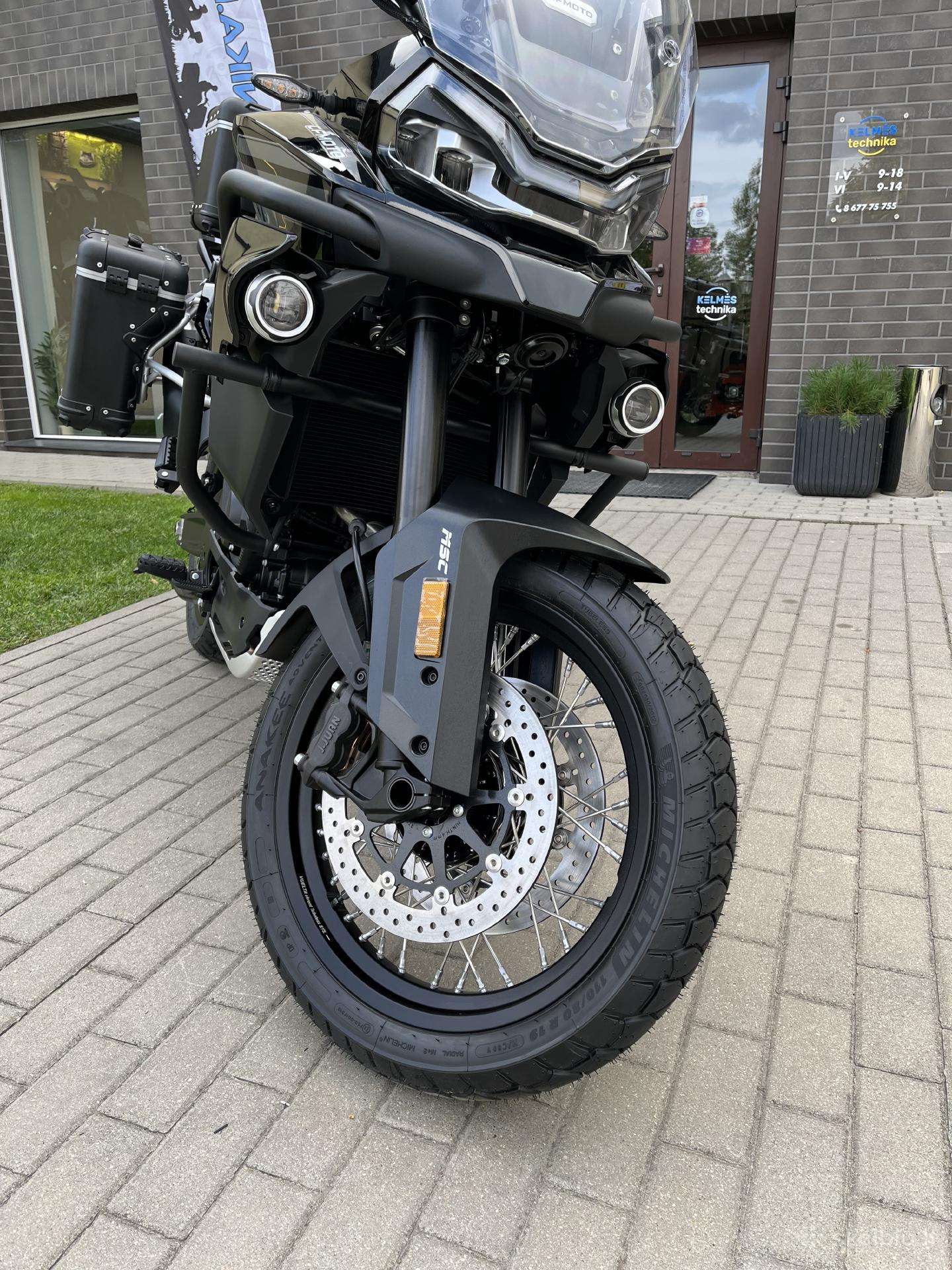 CFMOTO 800 Explore 799cc, touring / sport touring
