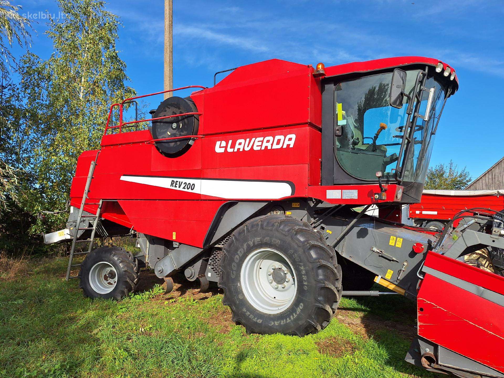 Laverda 200, combine harvesters