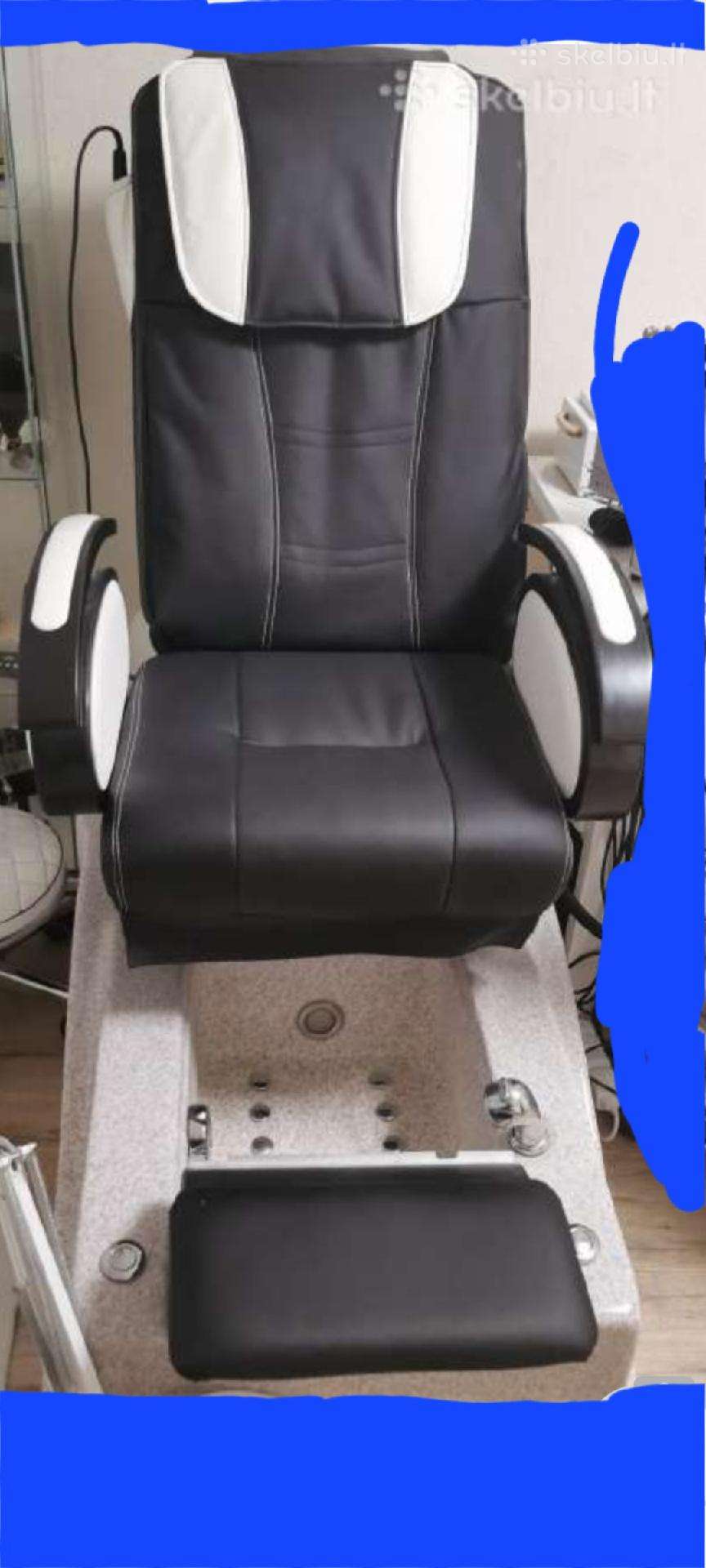 Salono masažinė odinė pedikiūro kėdė 290€.