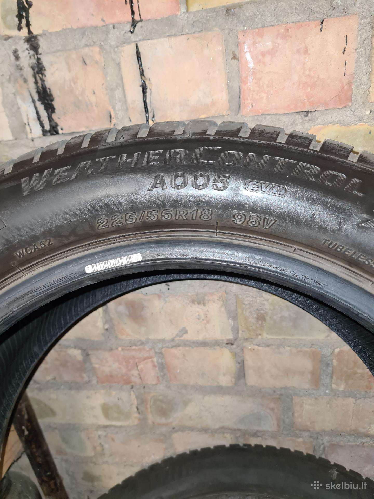 Bridgestone, all-season 225/55 R18 | A26852377