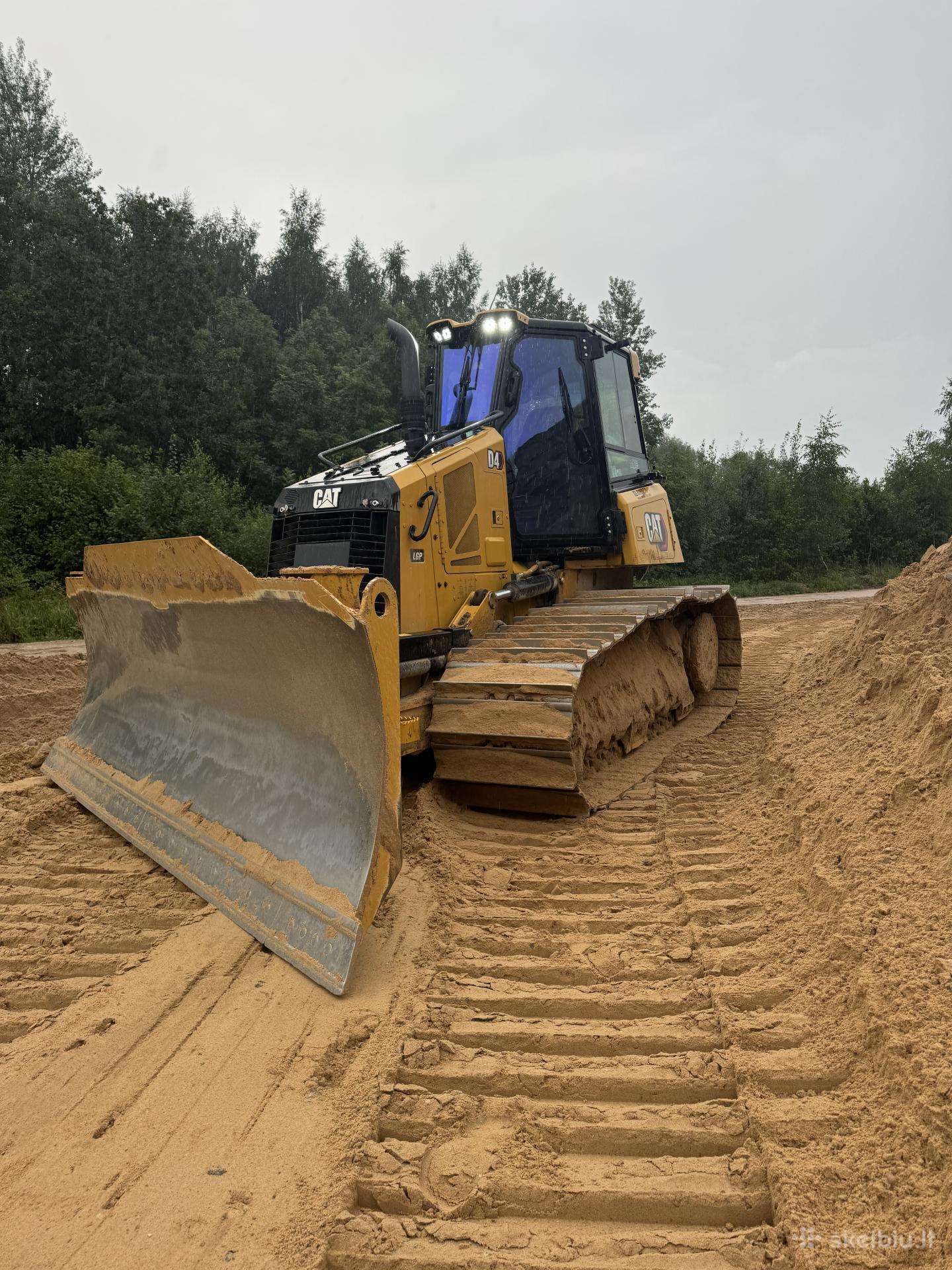 Cat D4, statybos transporto nuoma