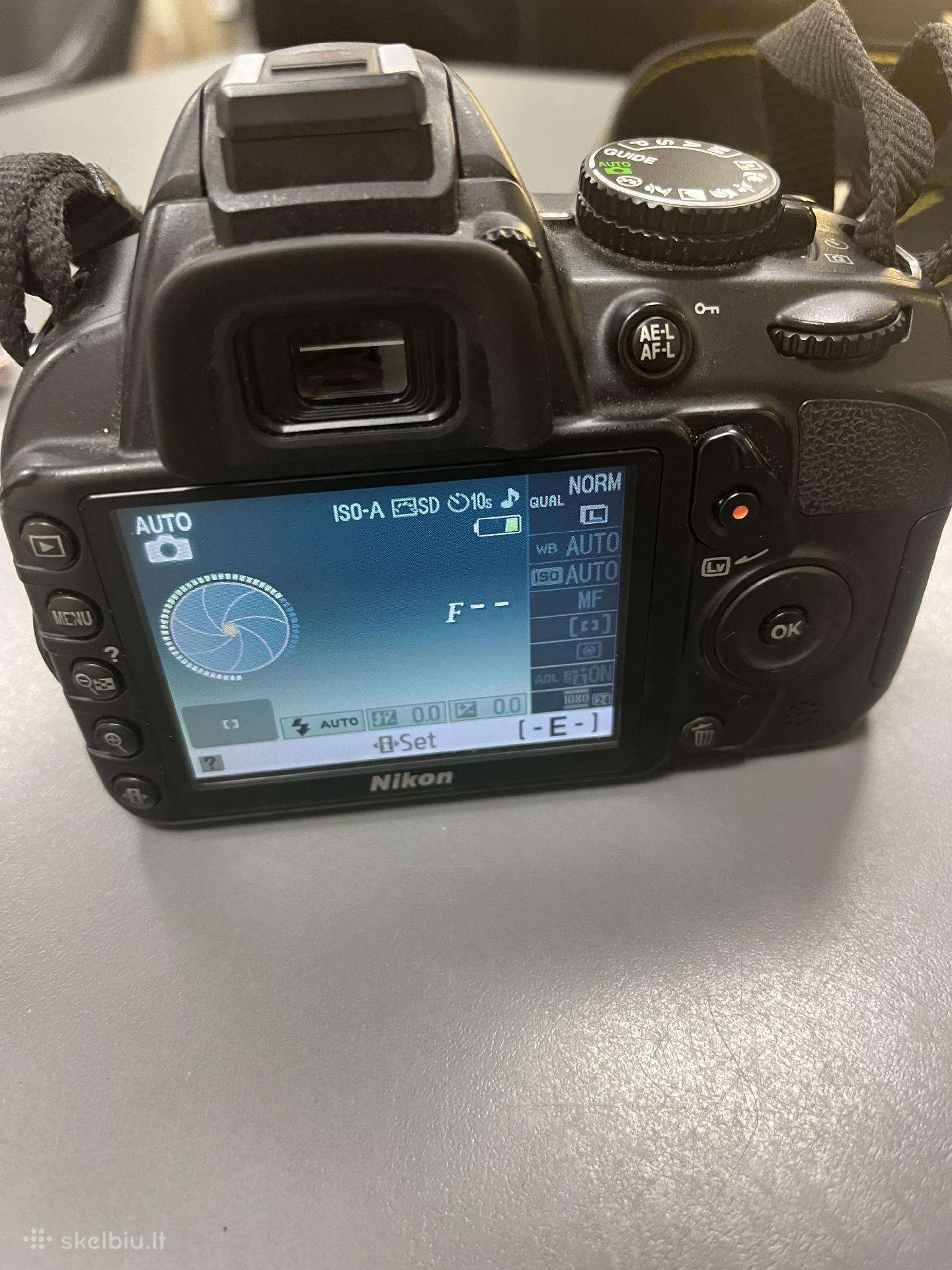 Nikon D3100 fotoaparatas su defektu