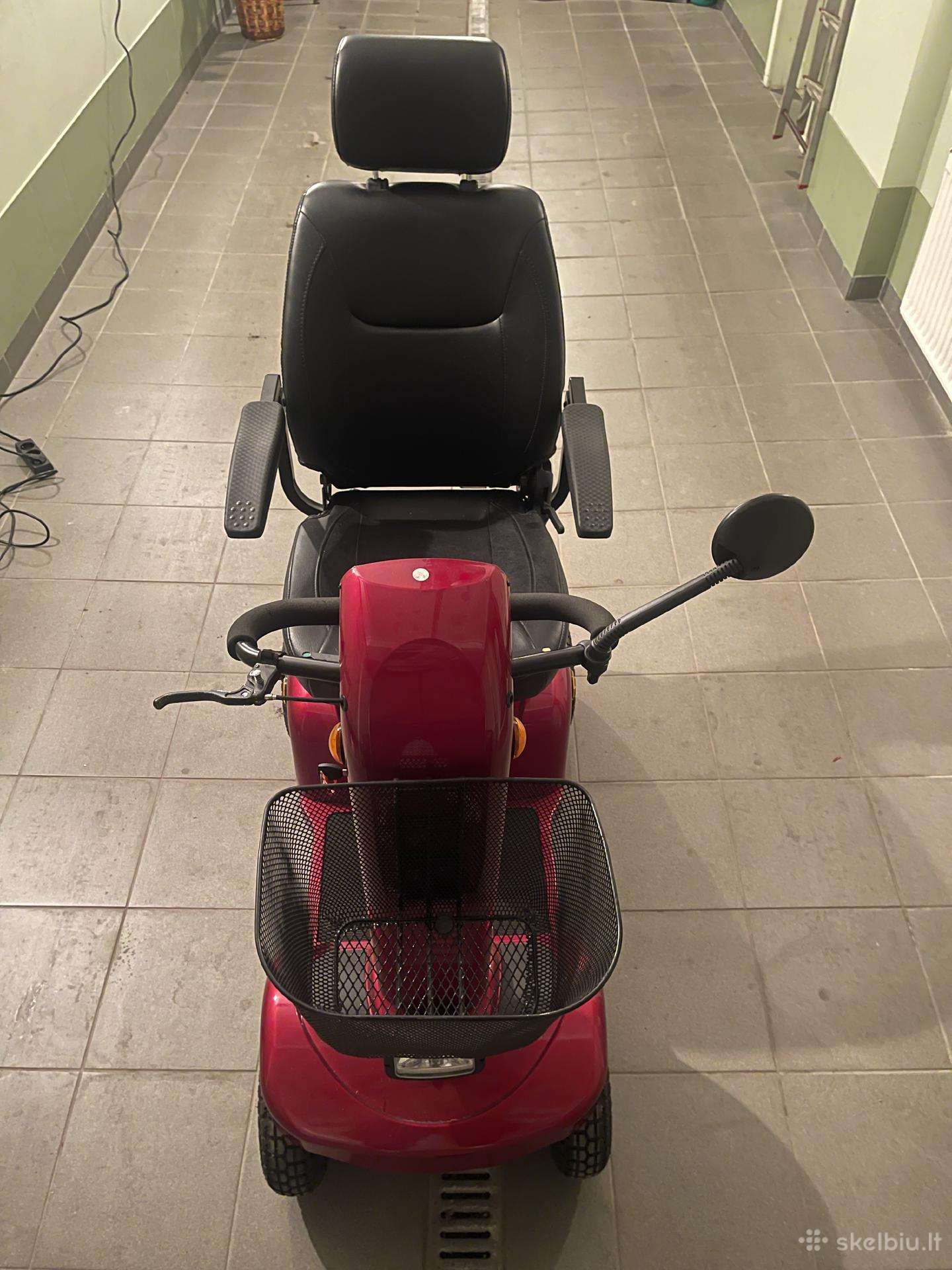 Elektrinis keturatis vežimėlis