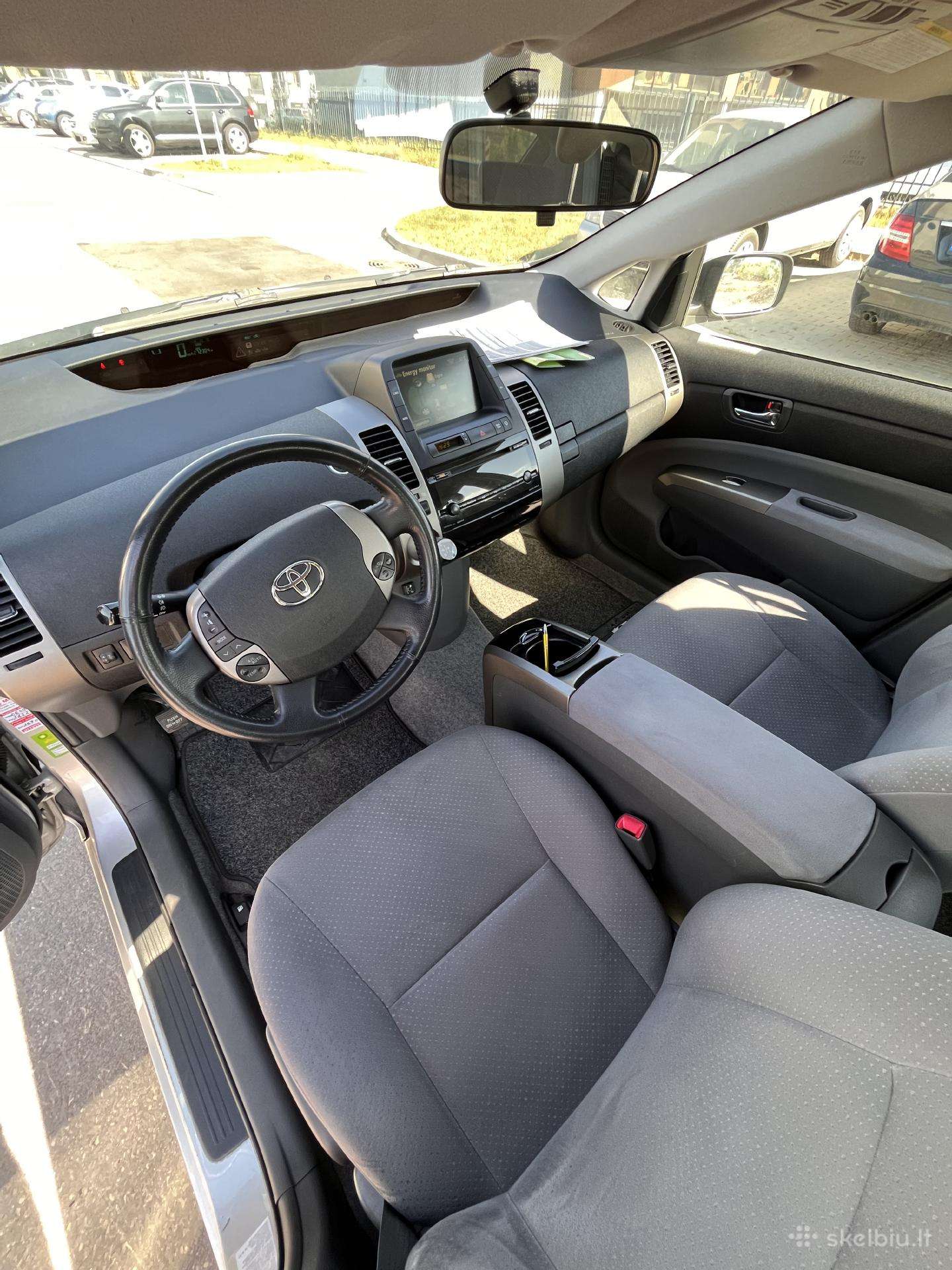 Toyota Prius, Хэтчбек