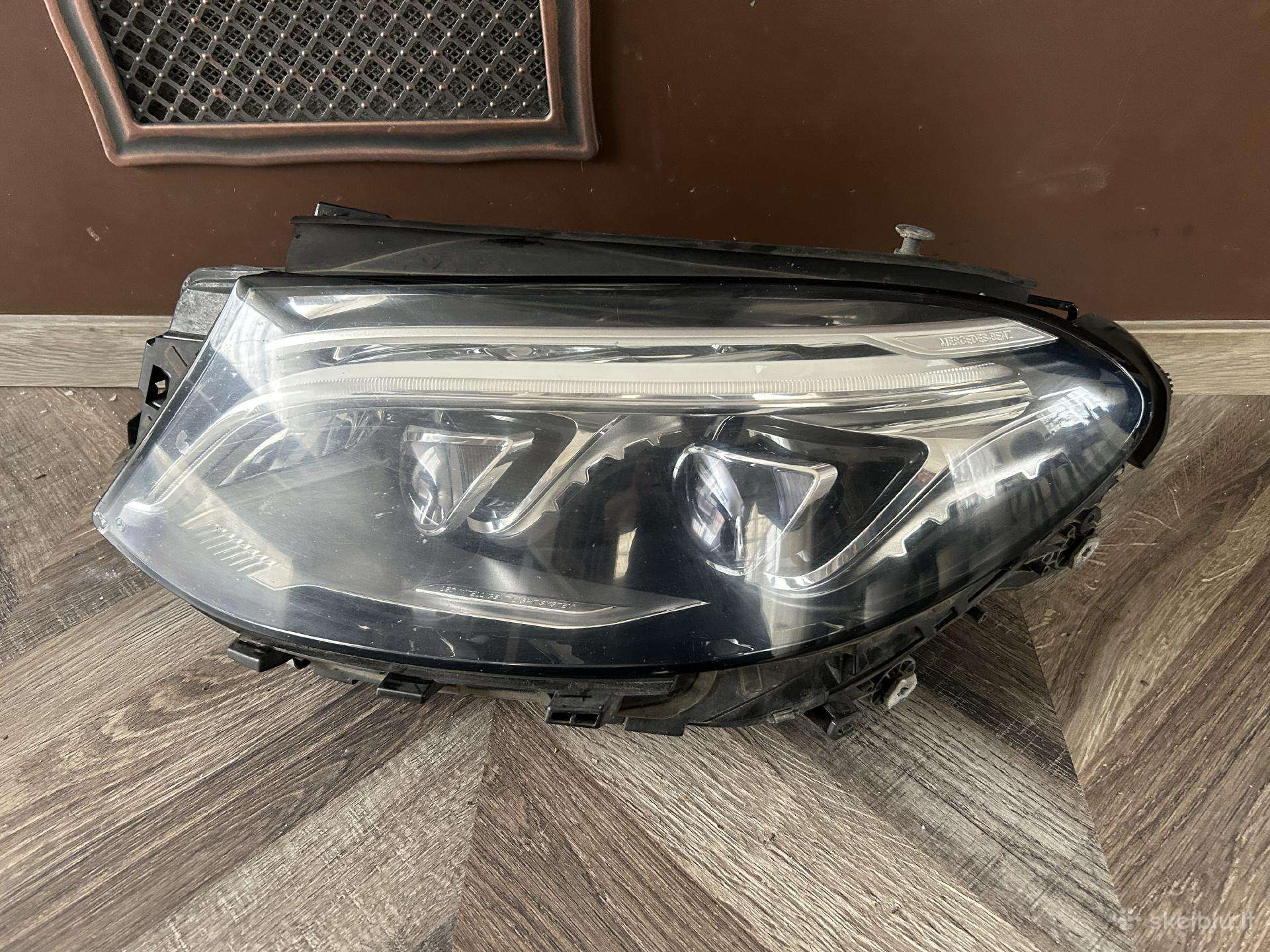 Mercedes Gle W166 zibintas kaires puses