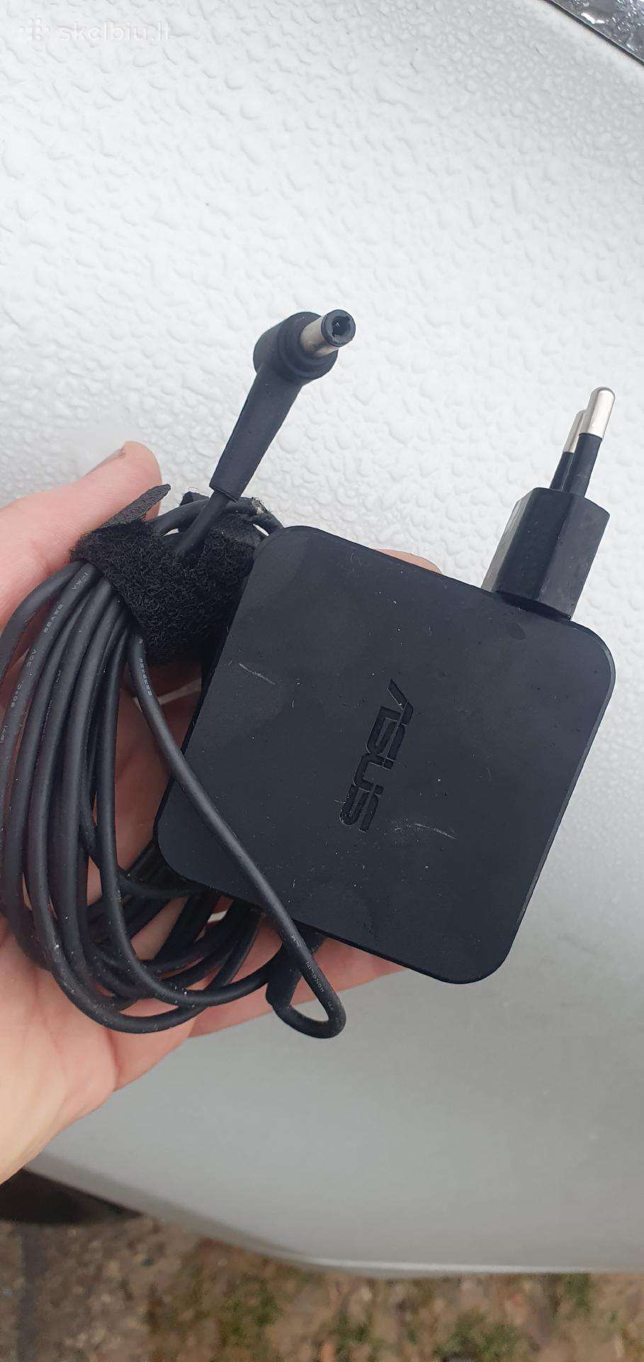Asus kroviklis 19v 2.37amp