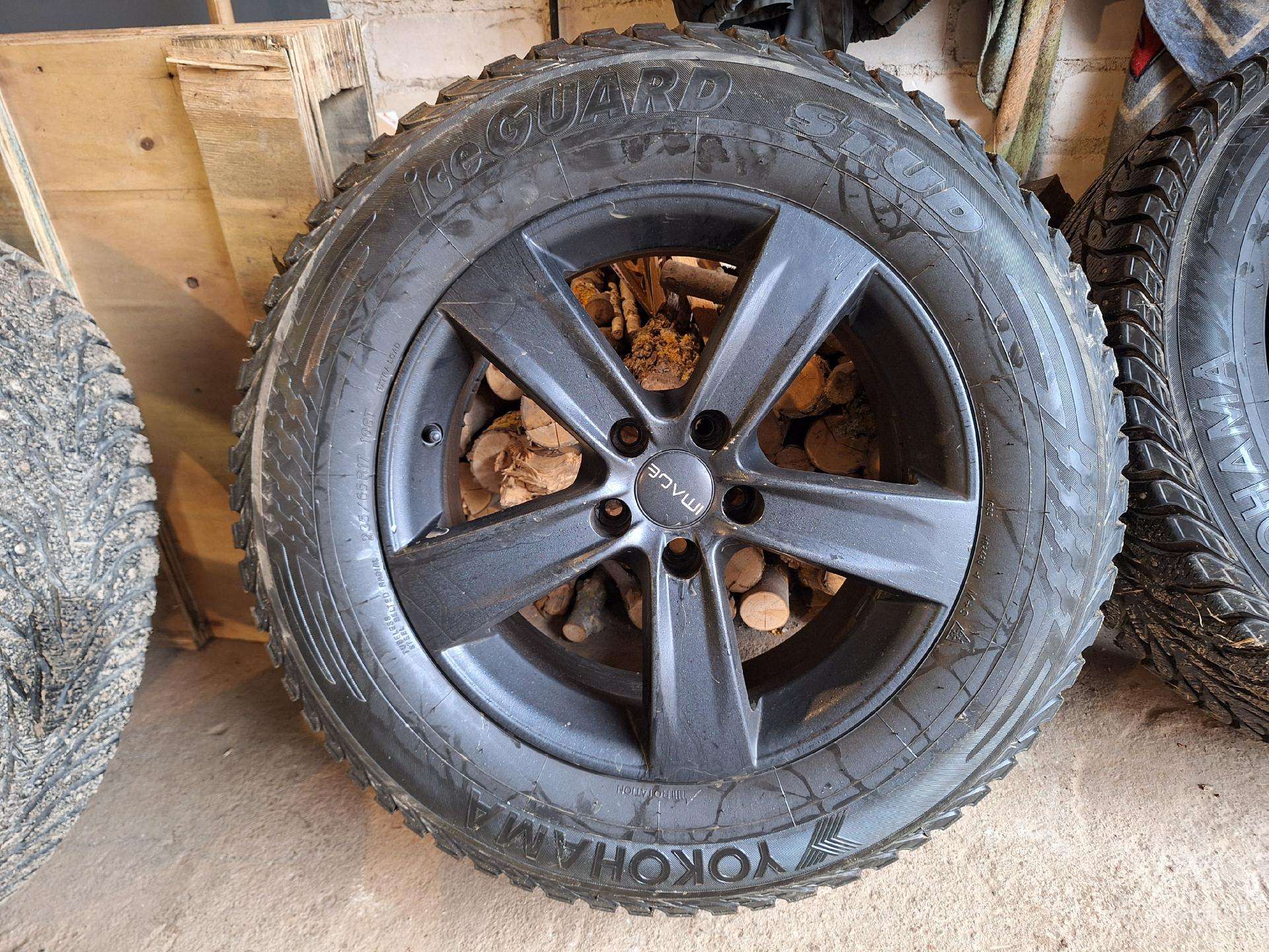 Volkswagen Image R17 235/65