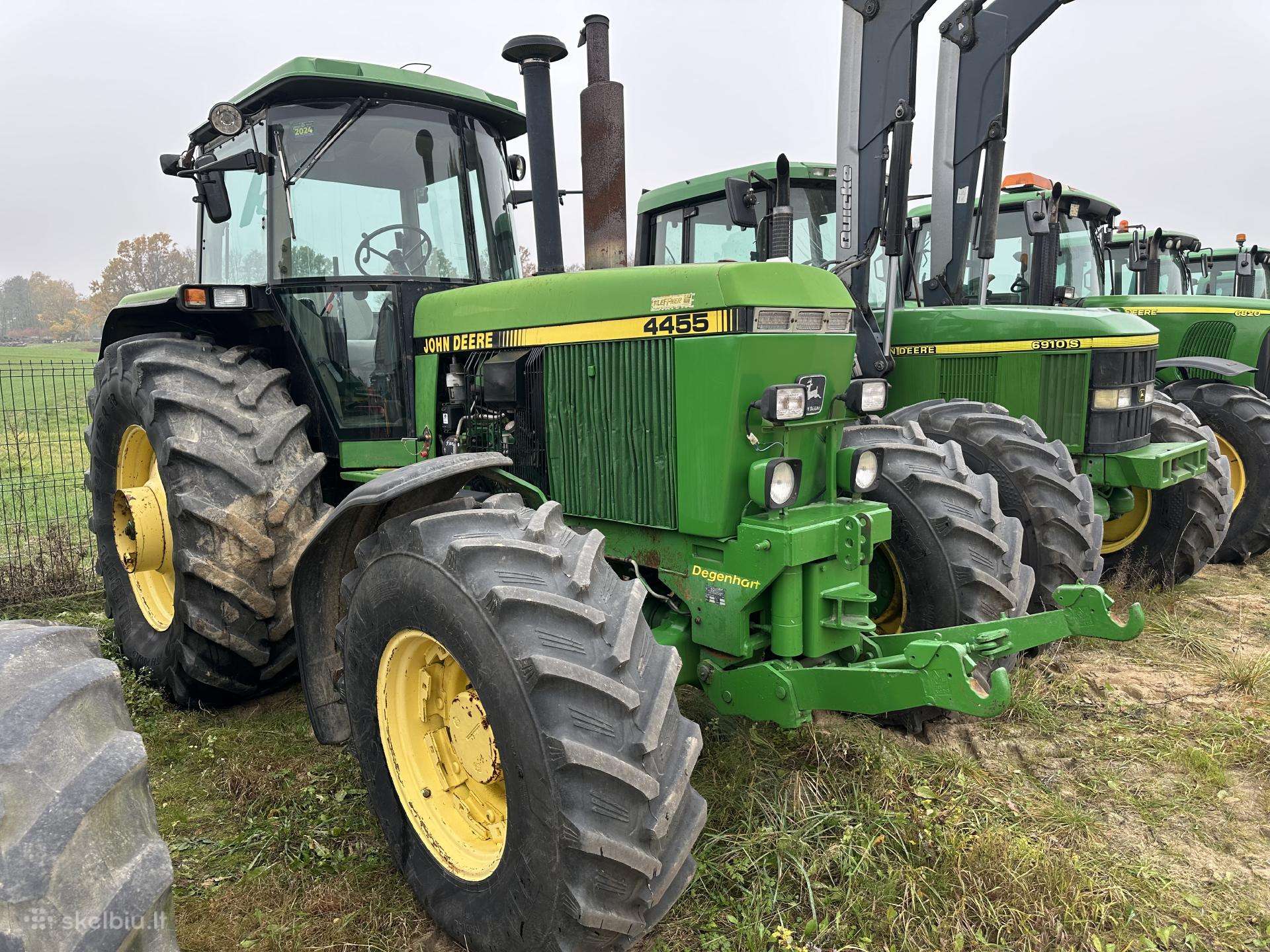 John Deere 4455, tractors
