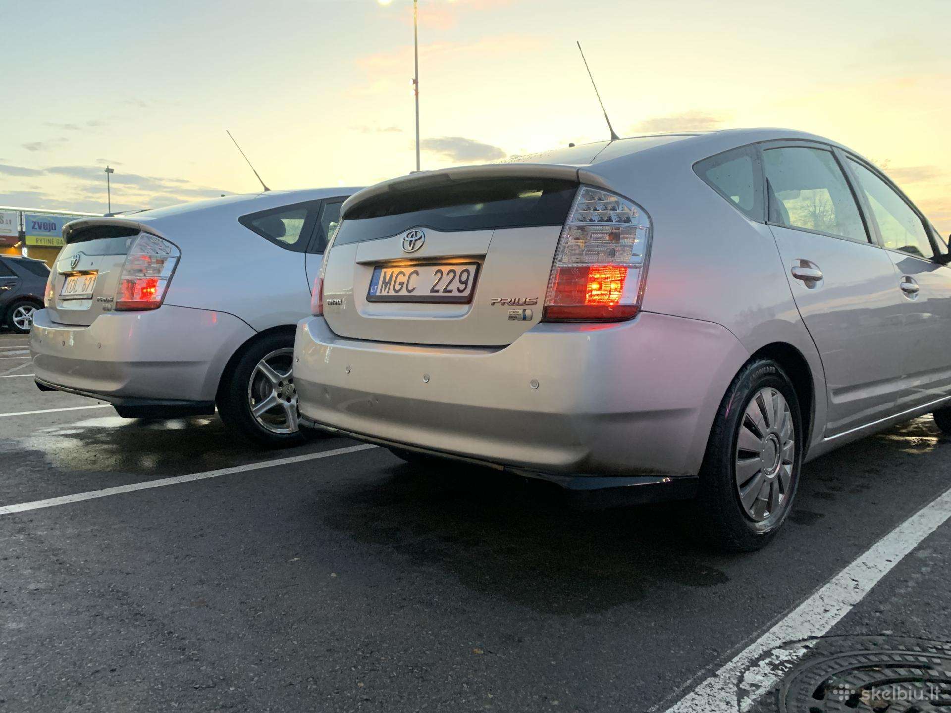 Toyota Prius, Минивэн