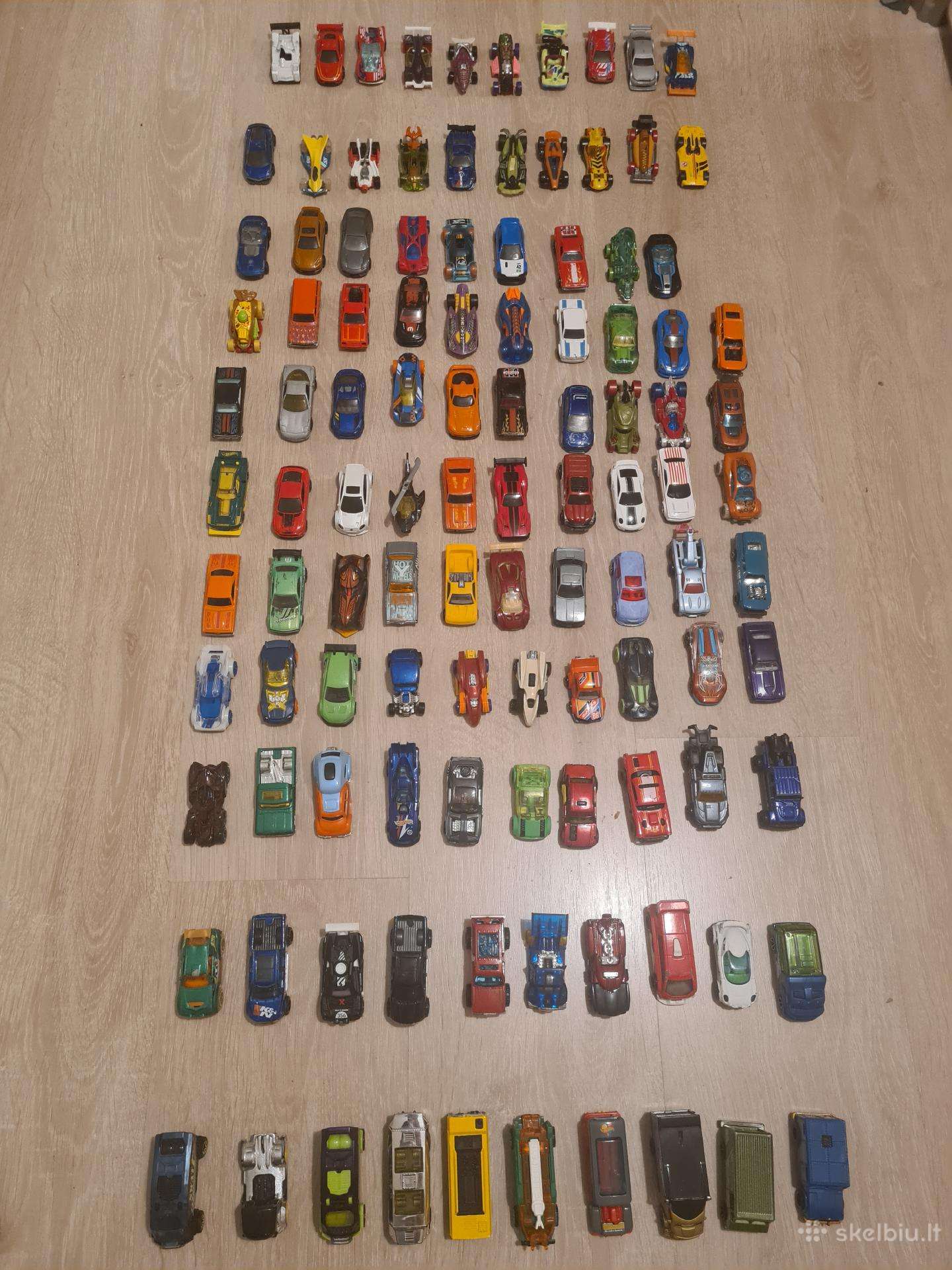 Hot wheels modeliukai