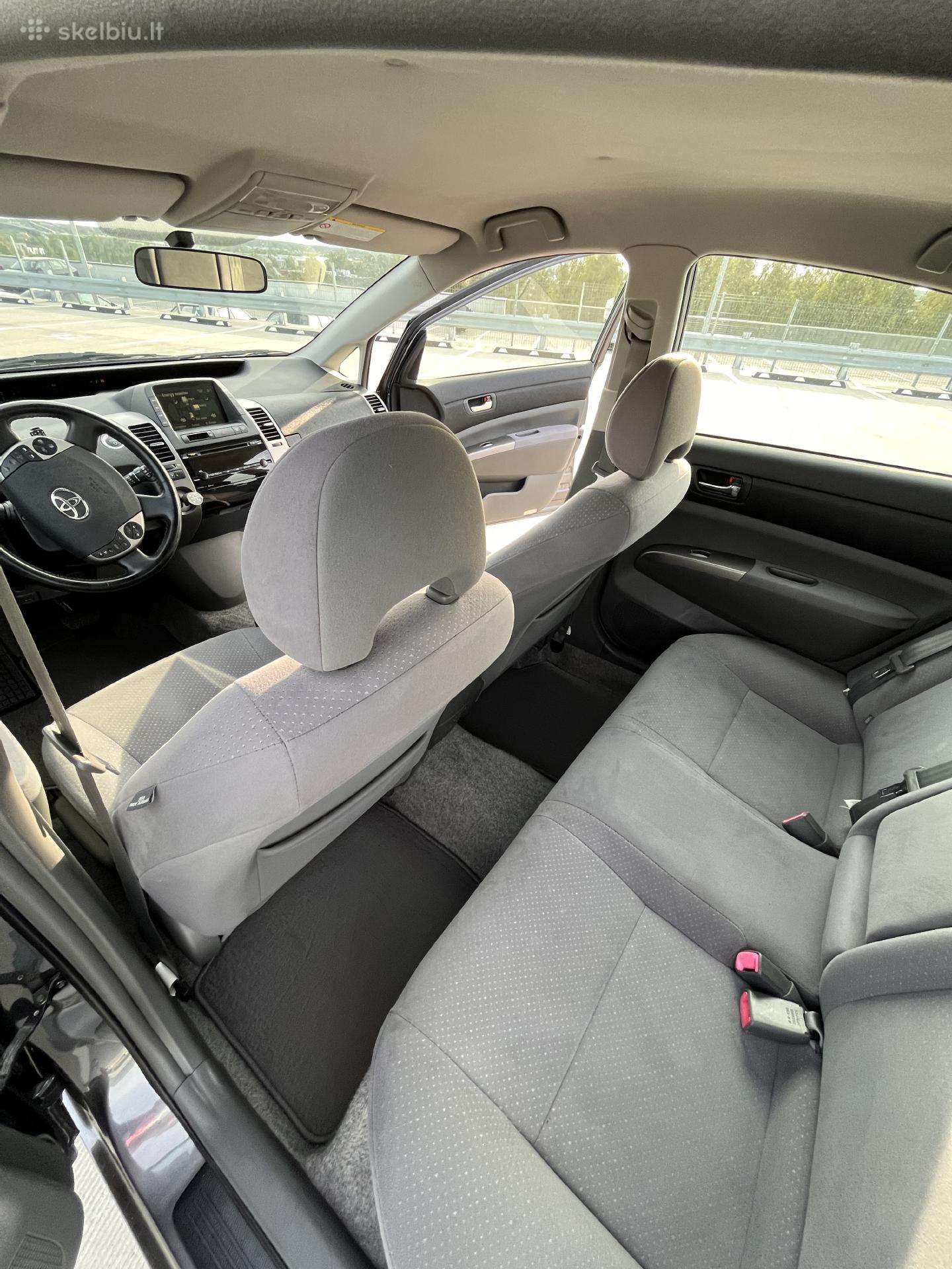 Toyota Prius, Хэтчбек