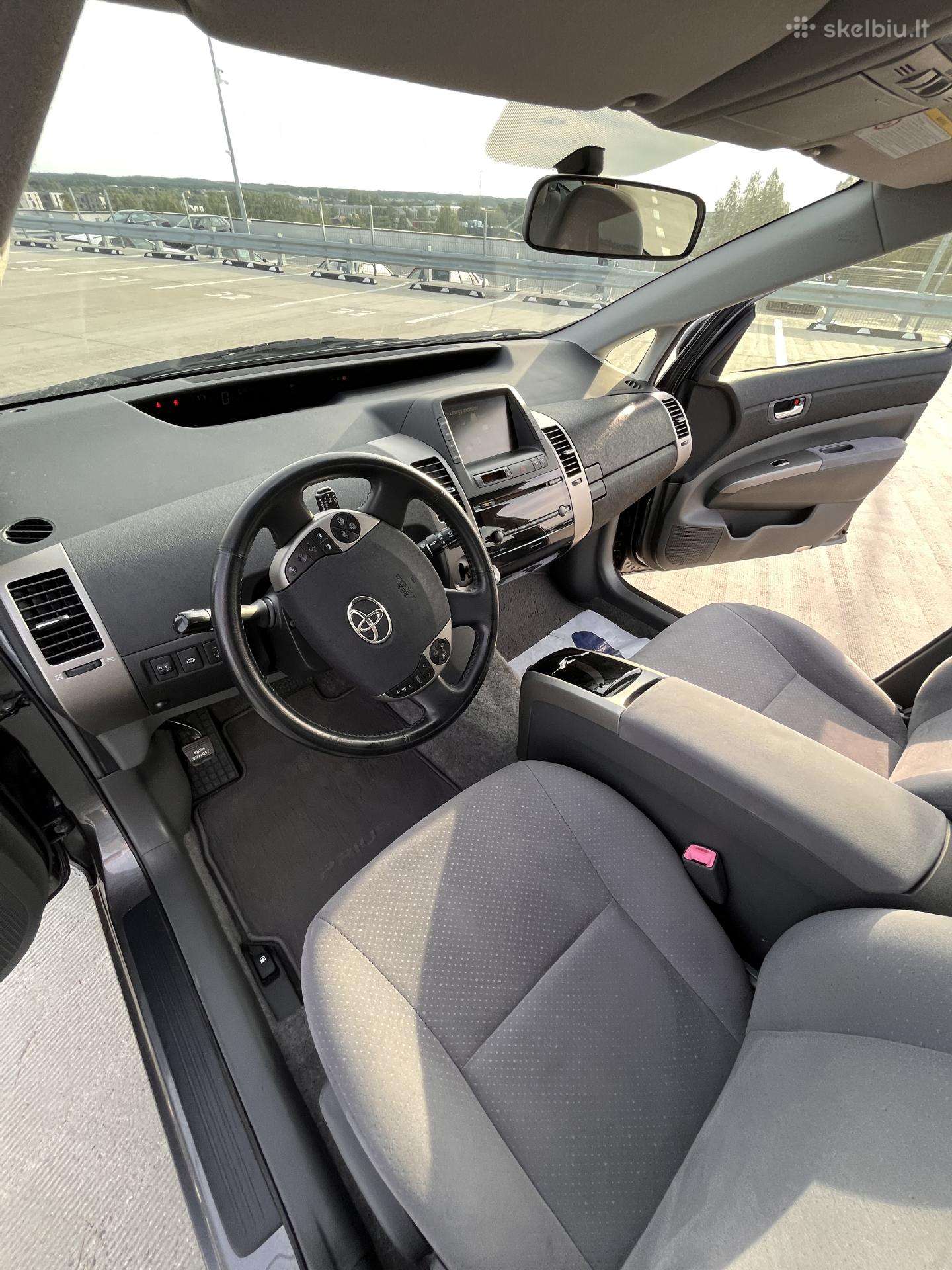 Toyota Prius, Хэтчбек