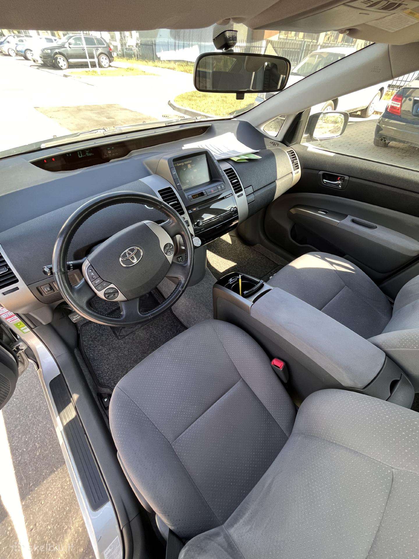 Toyota Prius, Хэтчбек