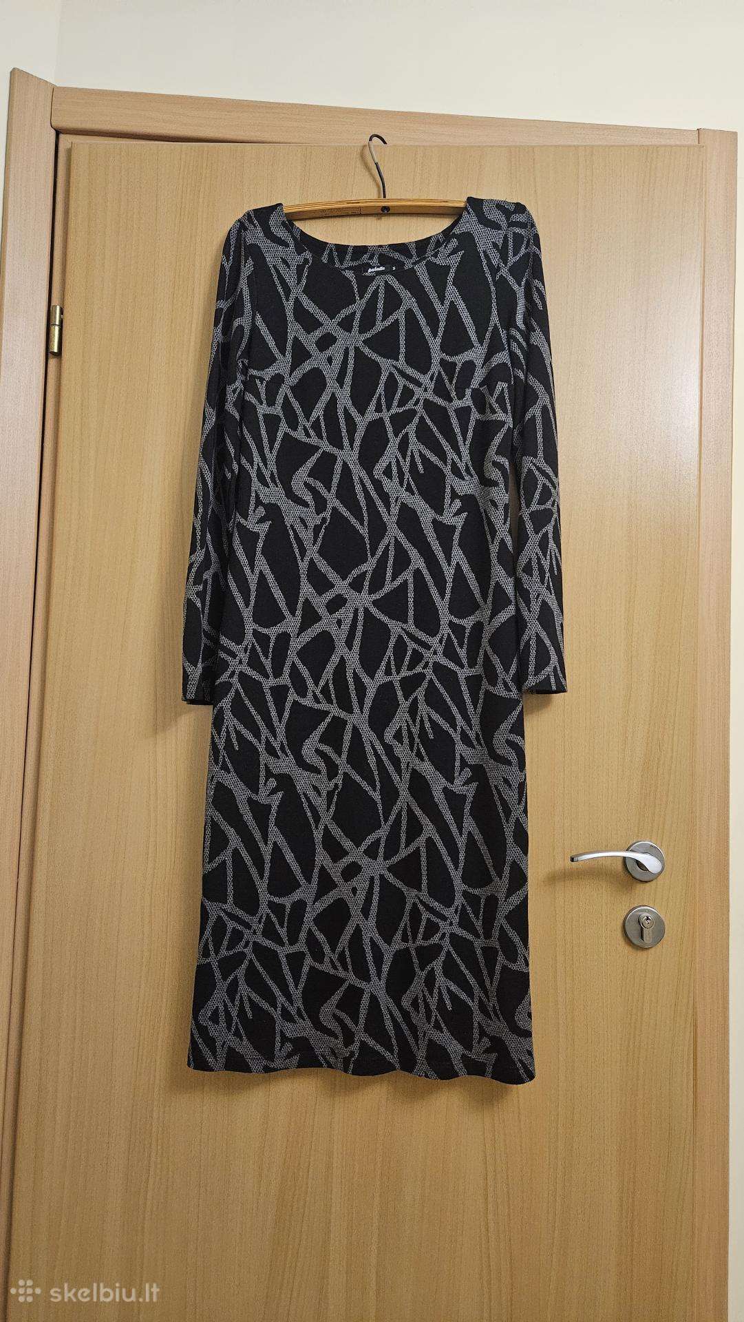 Moteriška suknelė