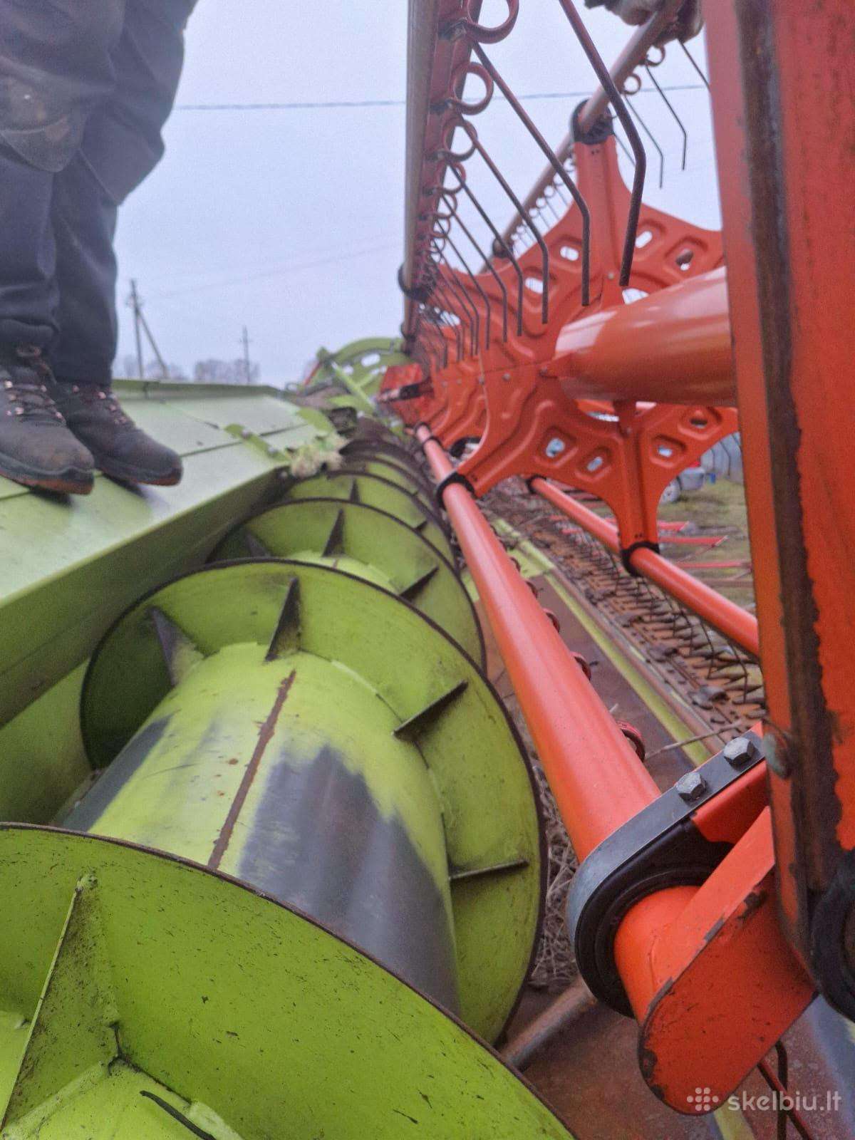 Claas Lexion Vario 1050 kederis ardomas dalimis
