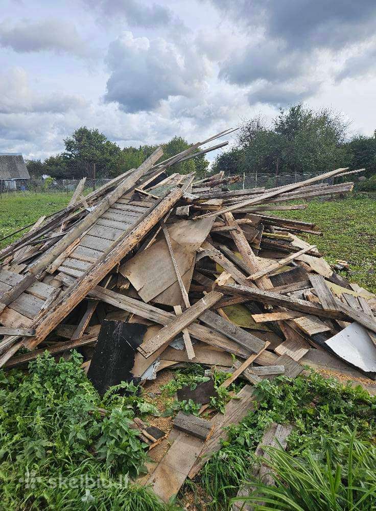 Perkraustymo paslaugos. Senų baldų išvežimas.