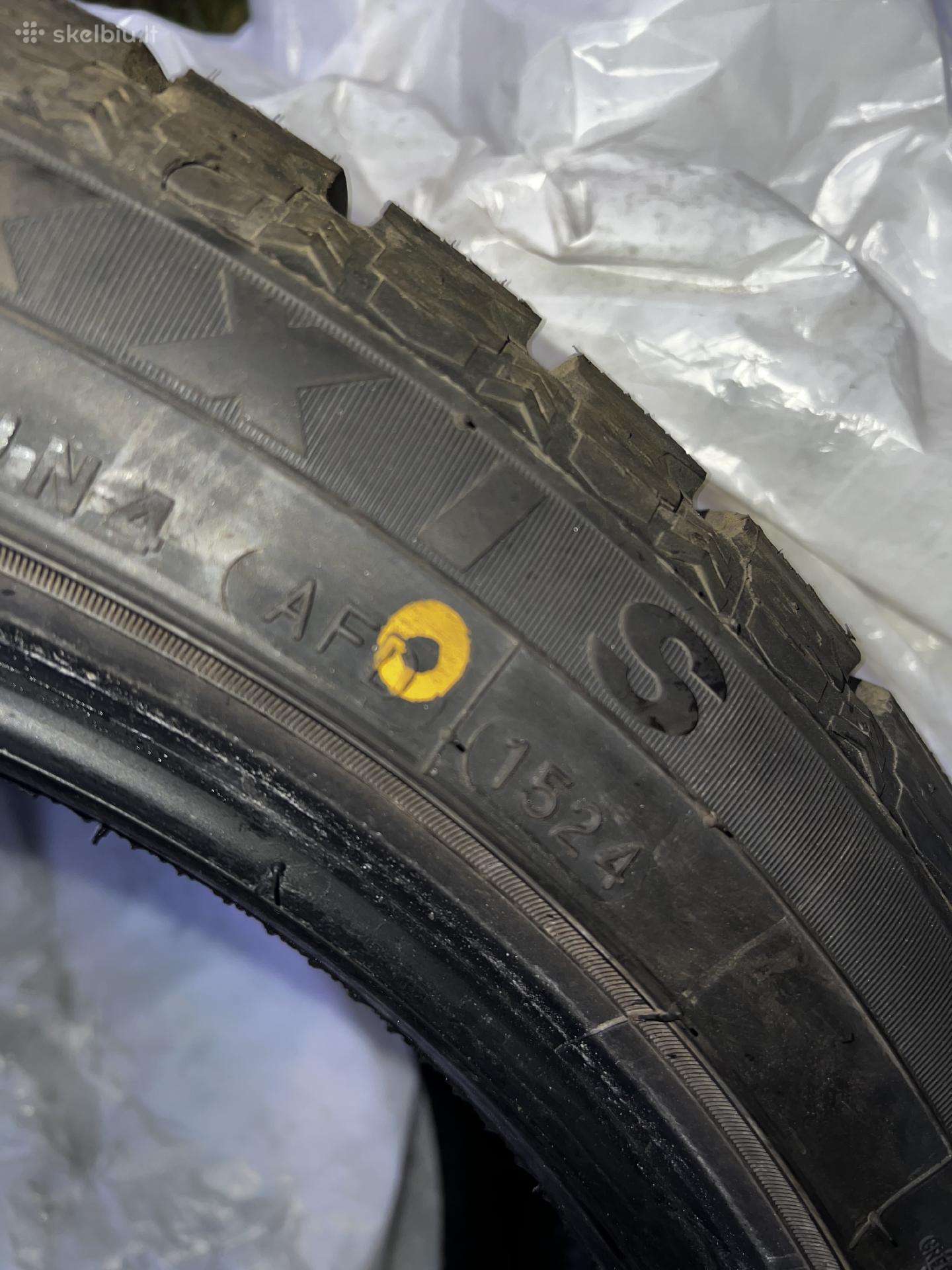 Maxxis Žieminės Padangos 255/40 R18